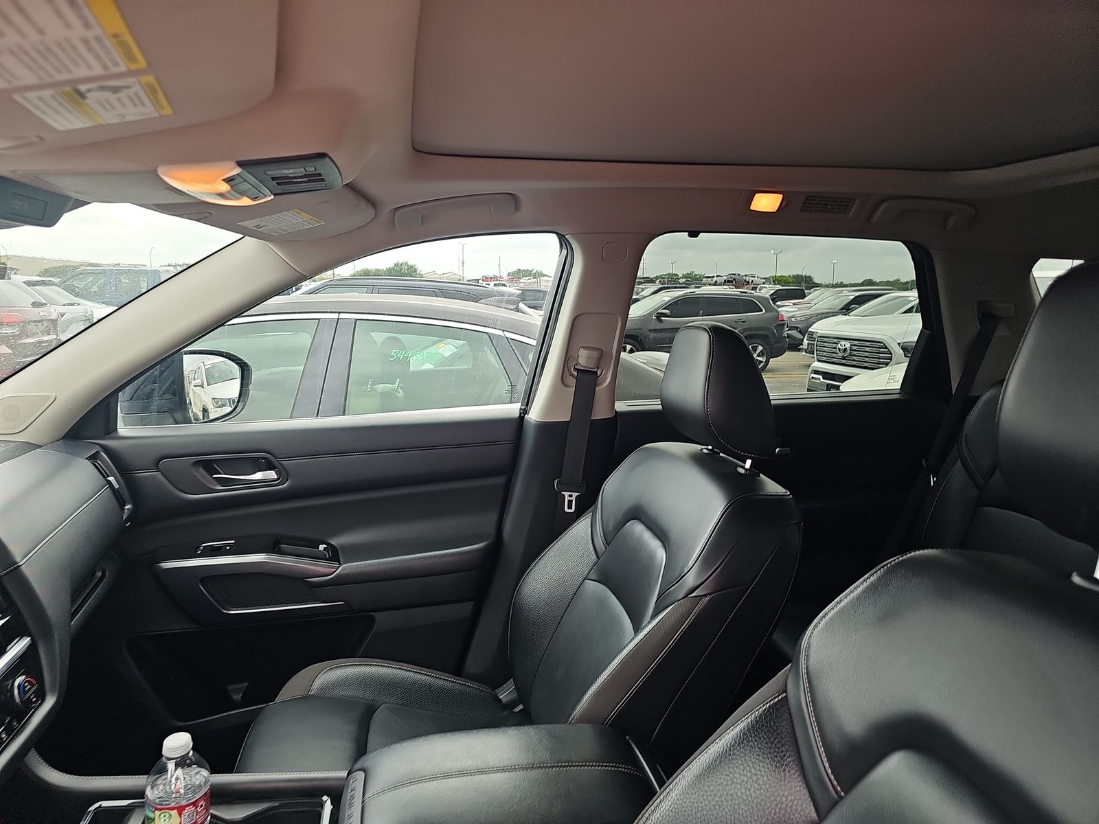 2022 Nissan Pathfinder SL FWD