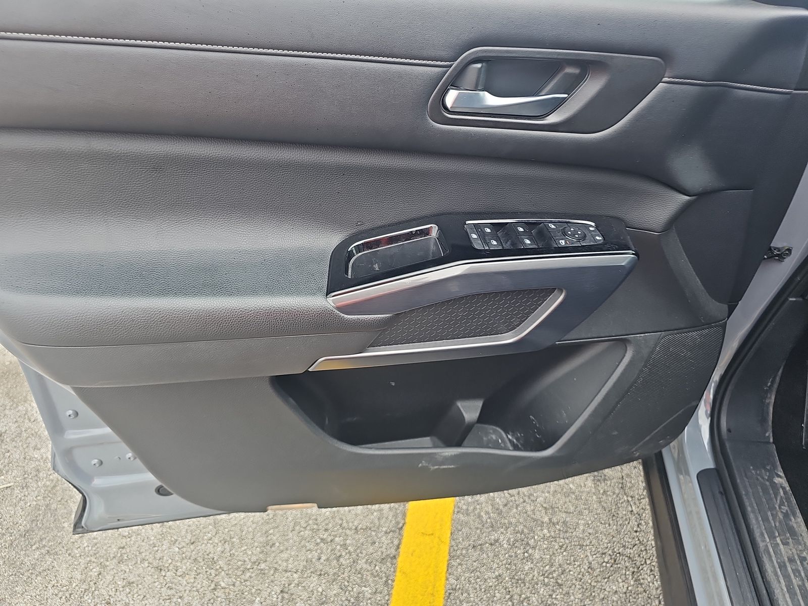 2022 Nissan Pathfinder SL FWD