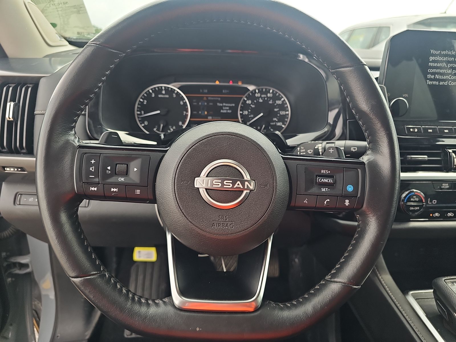 2022 Nissan Pathfinder SL FWD