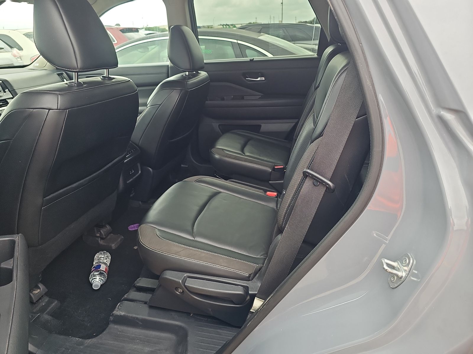 2022 Nissan Pathfinder SL FWD