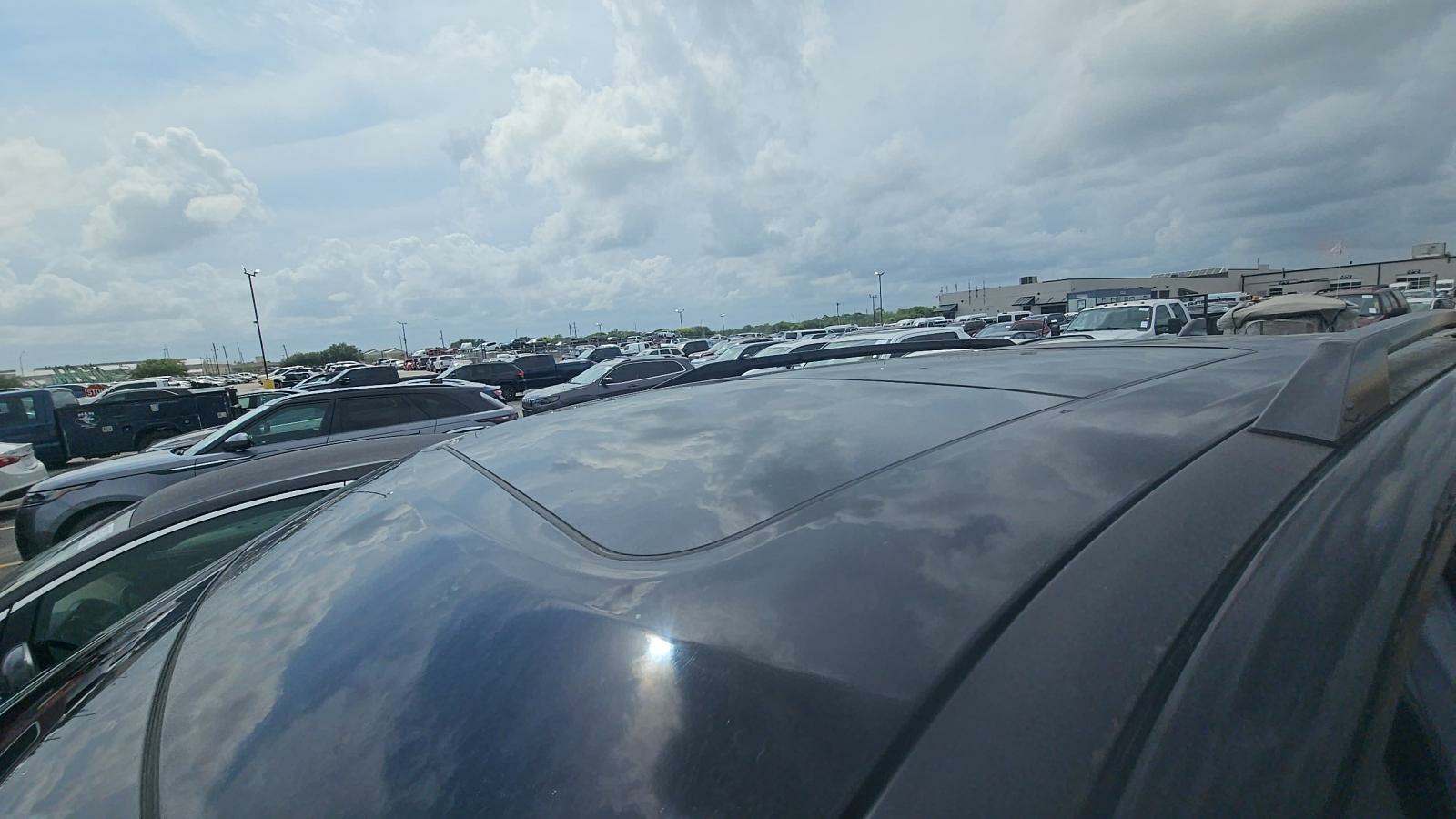 2022 Nissan Pathfinder SL FWD