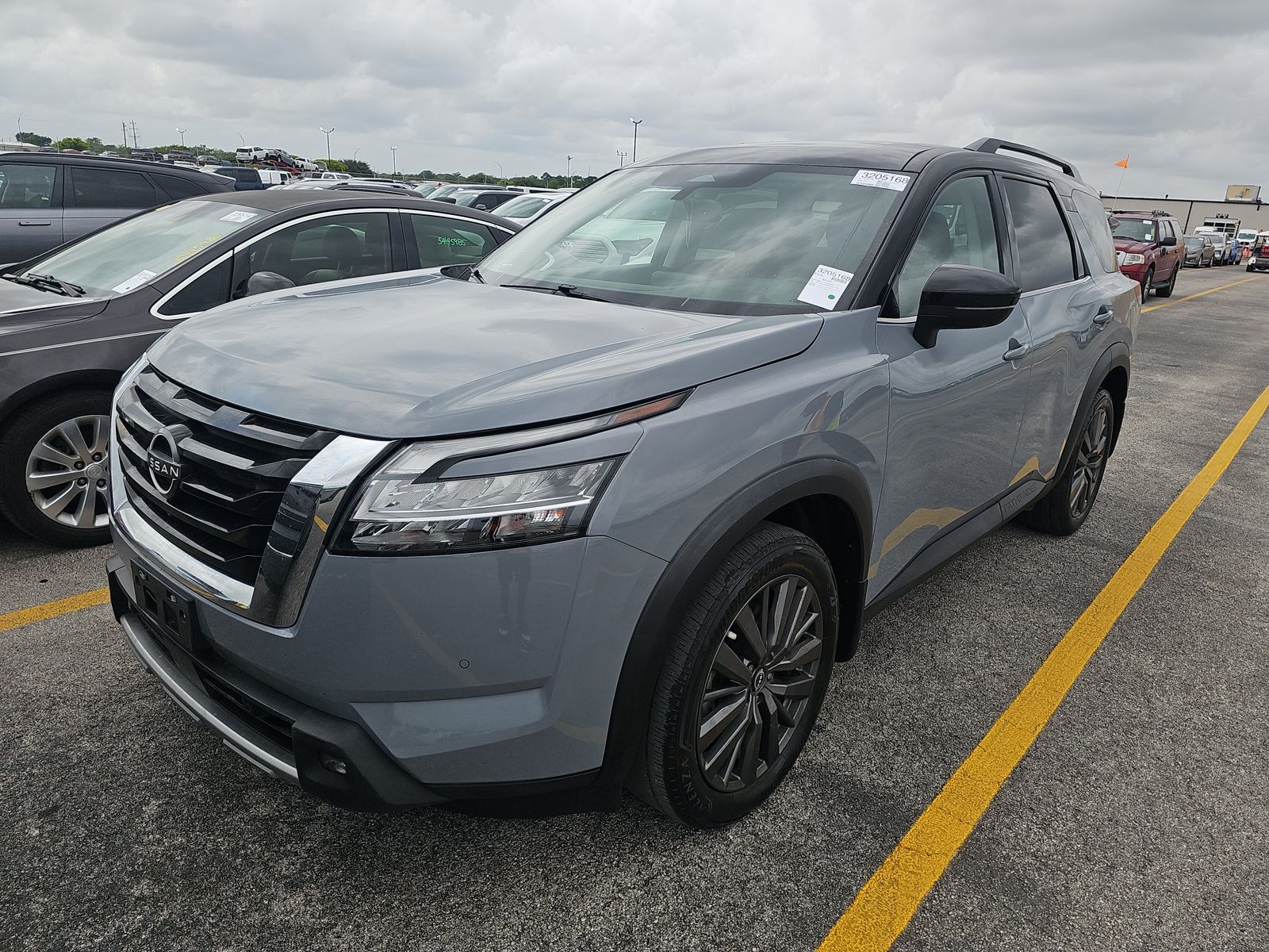 2022 Nissan Pathfinder SL FWD