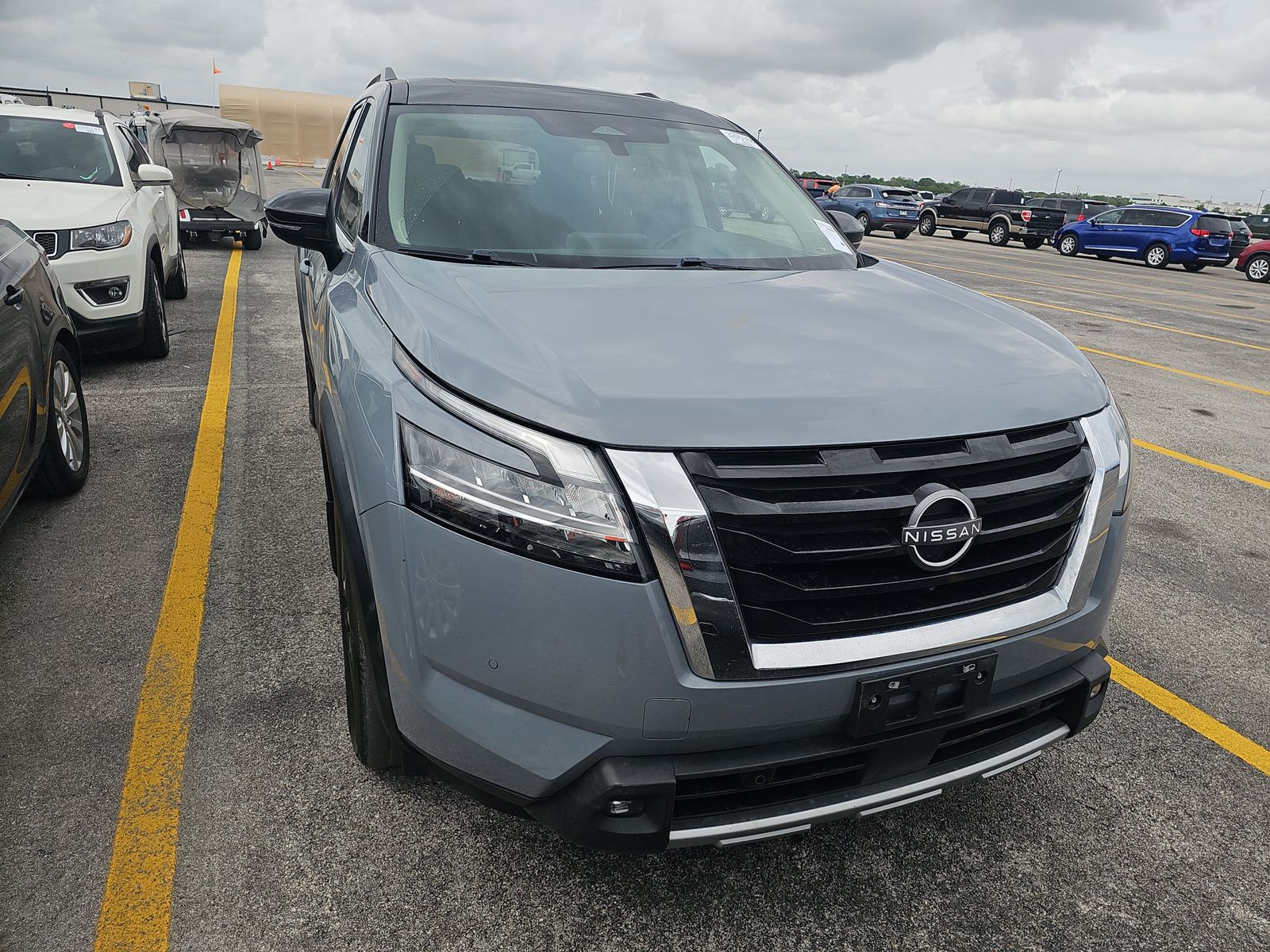 2022 Nissan Pathfinder SL FWD