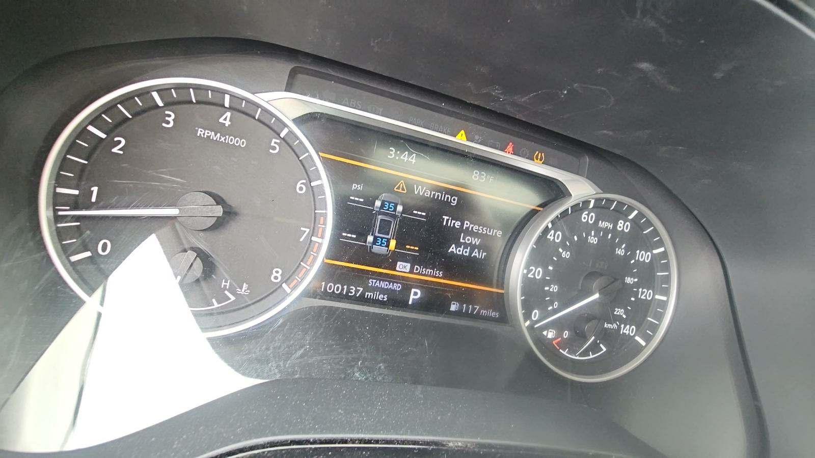 2022 Nissan Pathfinder SL FWD