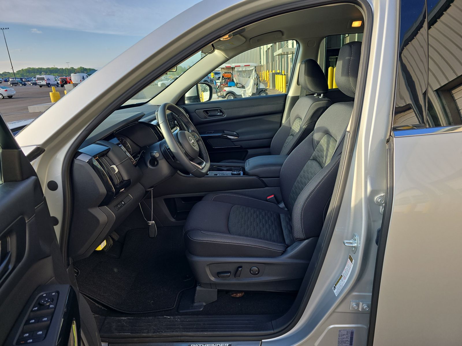 2024 Nissan Pathfinder SV AWD