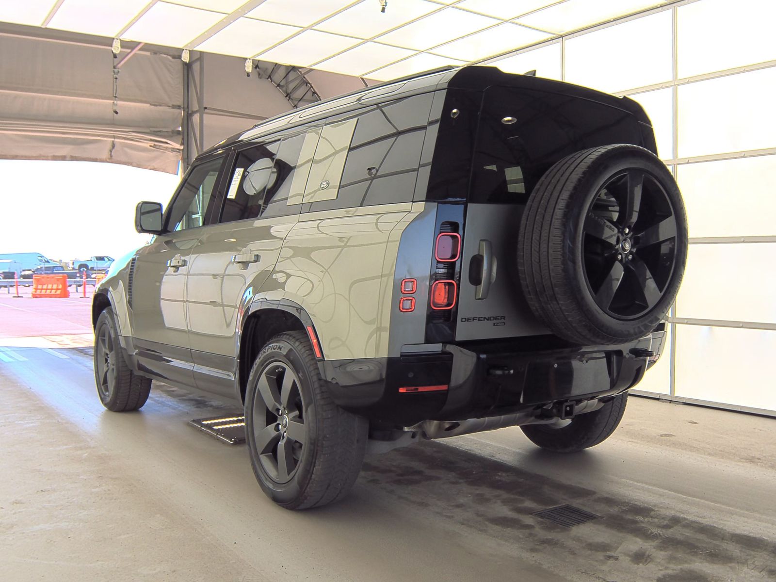 2023 Land Rover Defender 110 X-Dynamic SE AWD