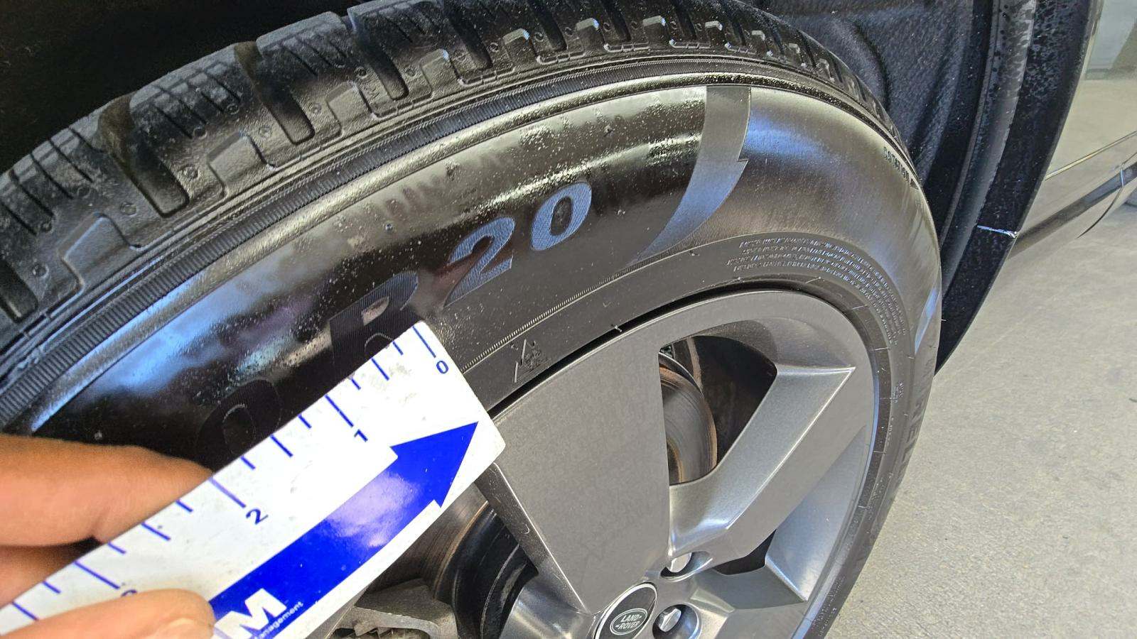 2023 Land Rover Defender 110 X-Dynamic SE AWD