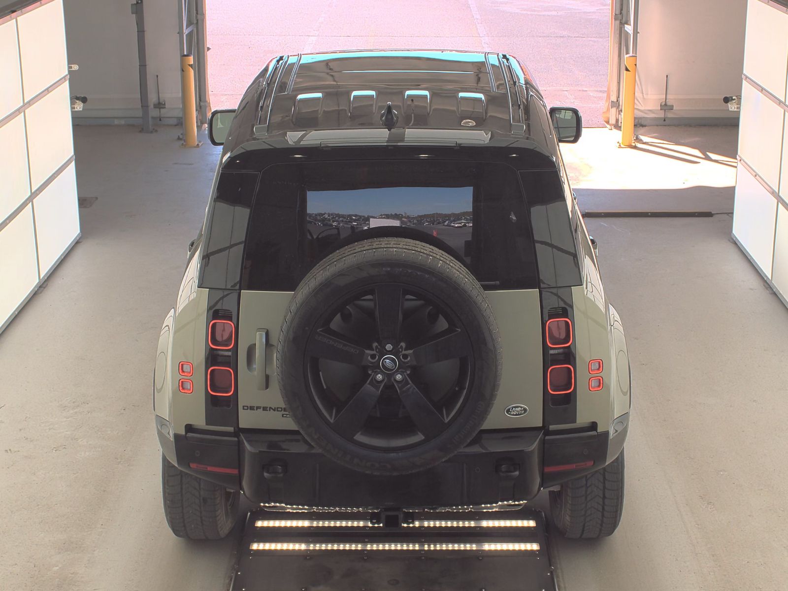 2023 Land Rover Defender 110 X-Dynamic SE AWD