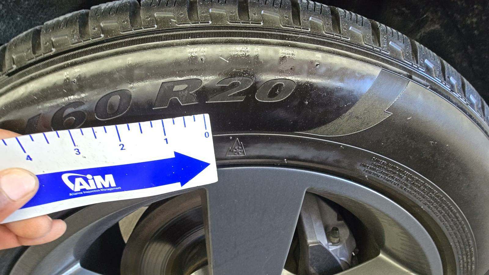 2023 Land Rover Defender 110 X-Dynamic SE AWD