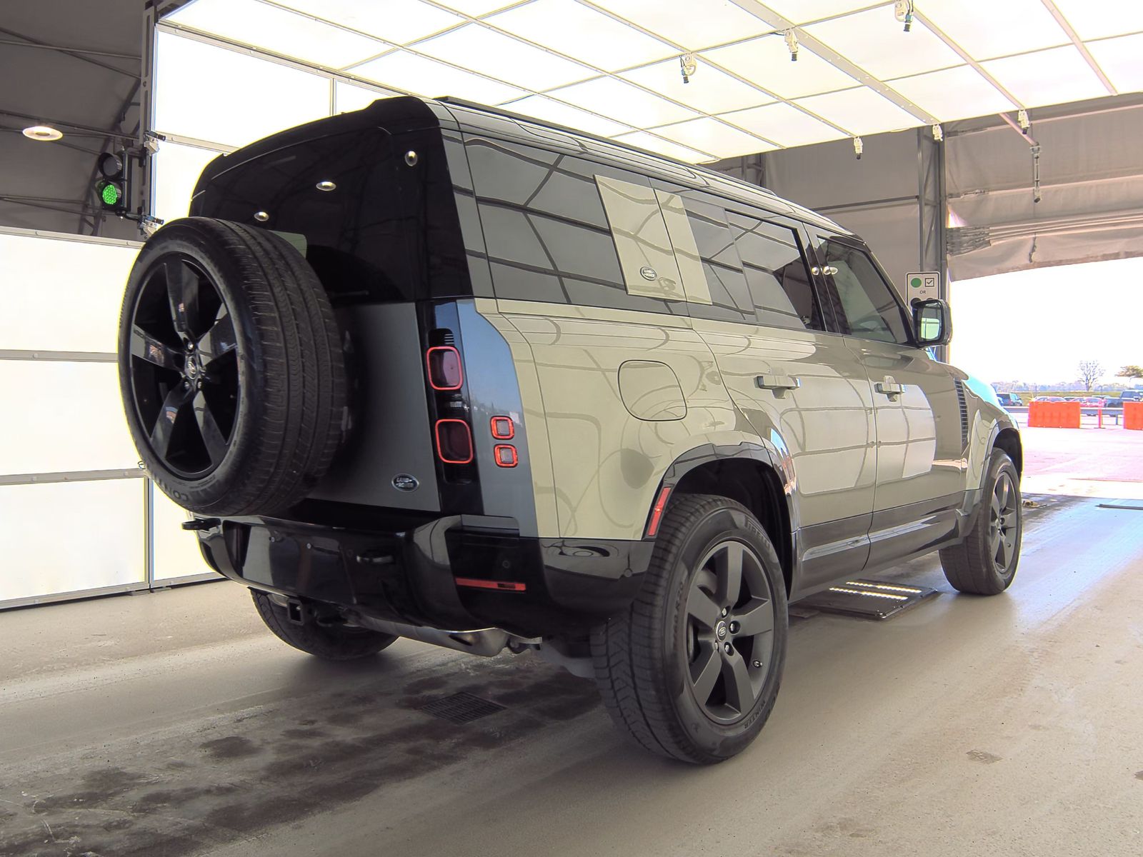 2023 Land Rover Defender 110 X-Dynamic SE AWD