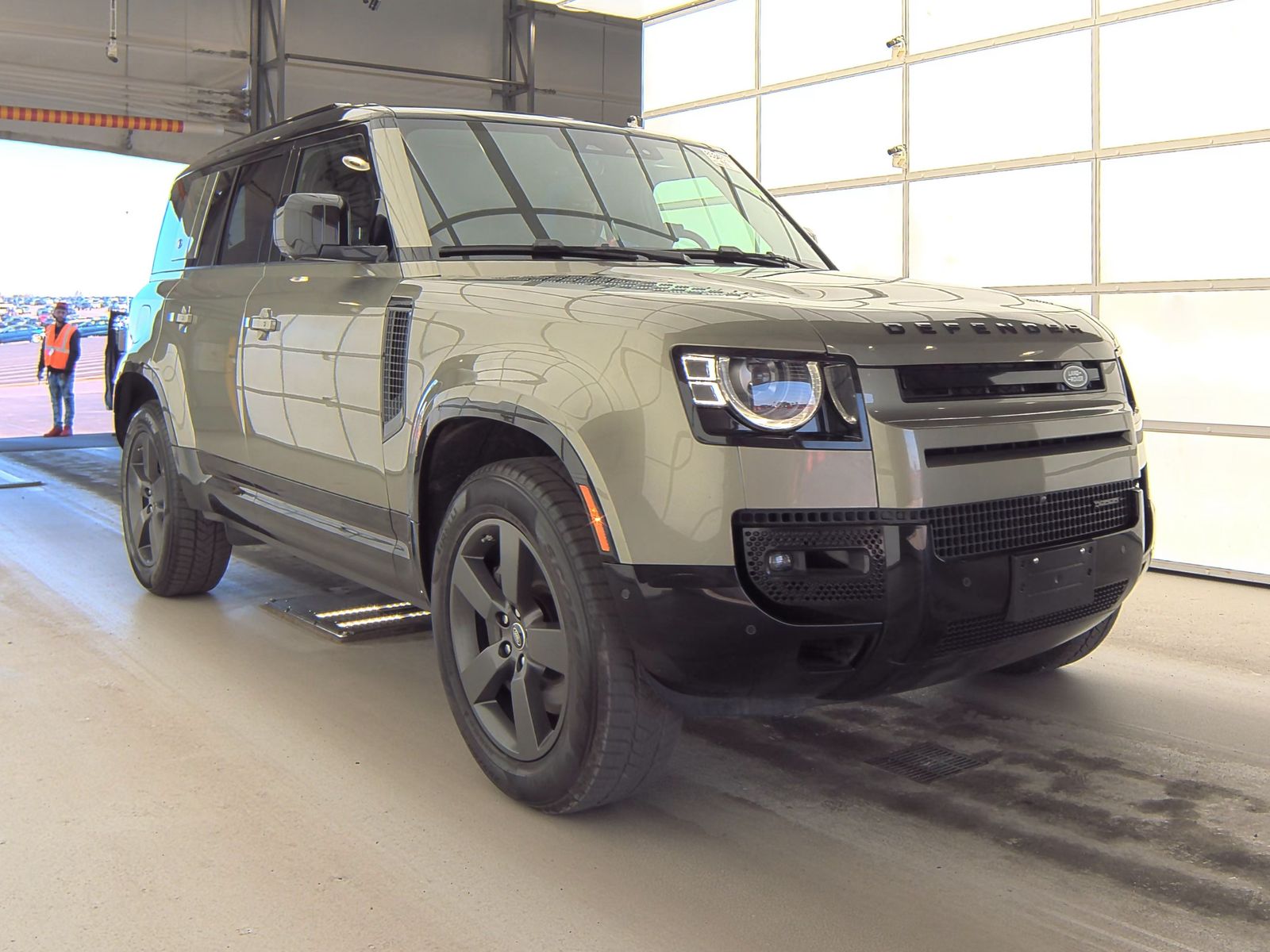 2023 Land Rover Defender 110 X-Dynamic SE AWD