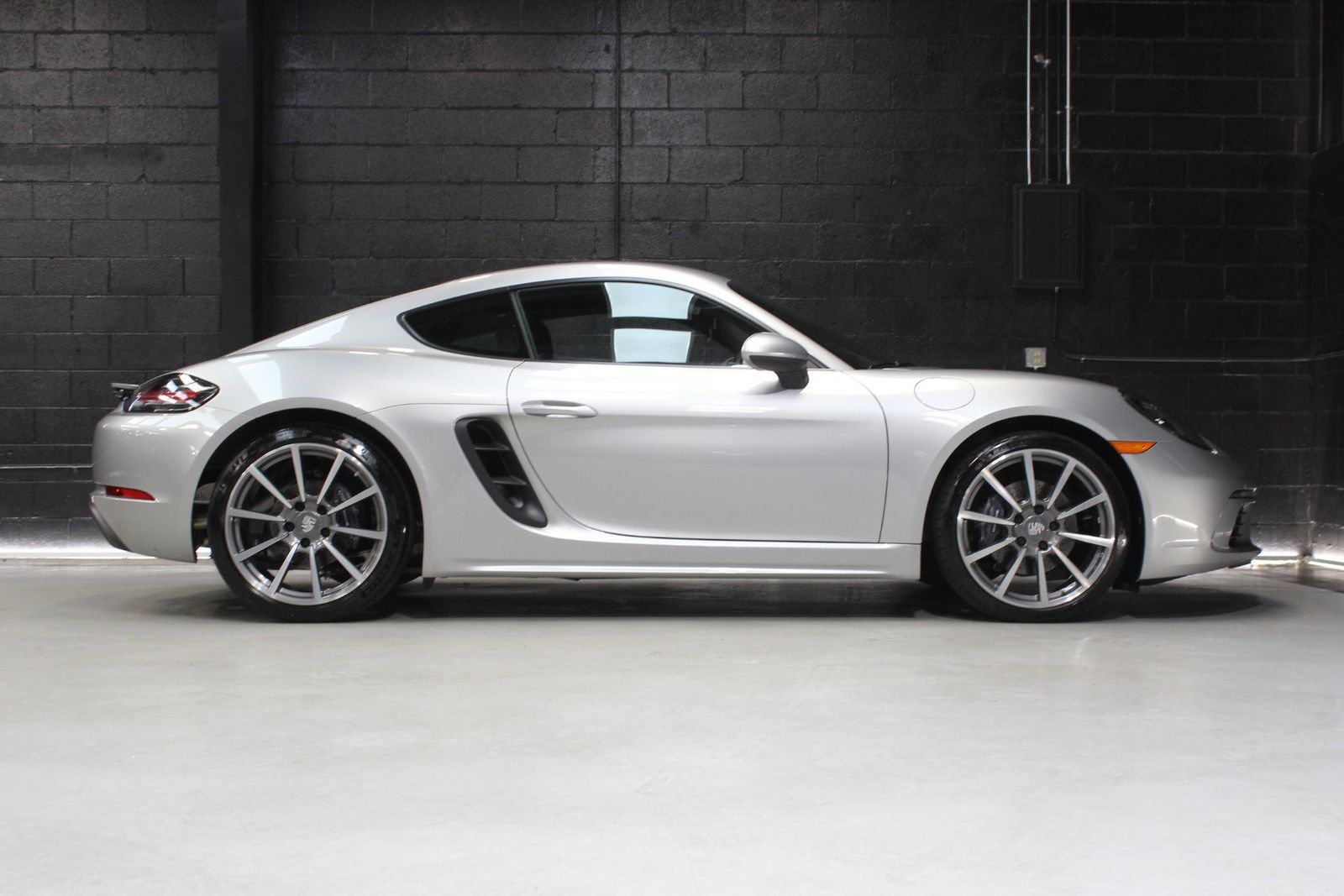2022 Porsche 718 Cayman Base RWD