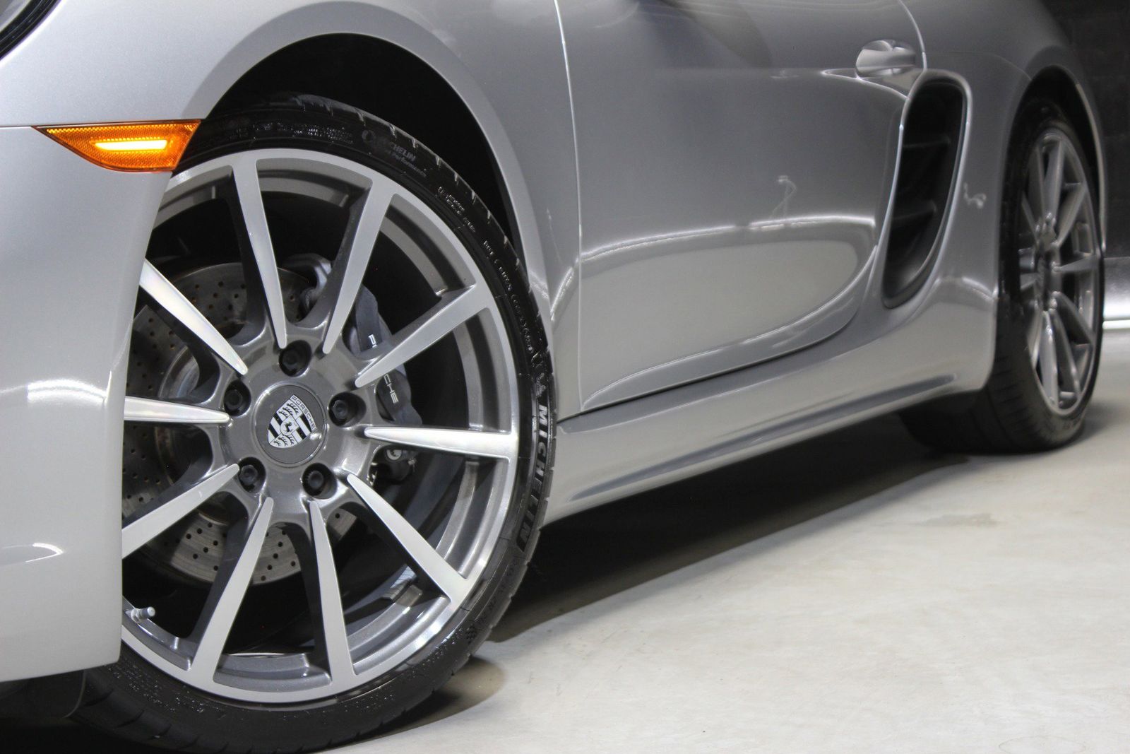 2022 Porsche 718 Cayman Base RWD