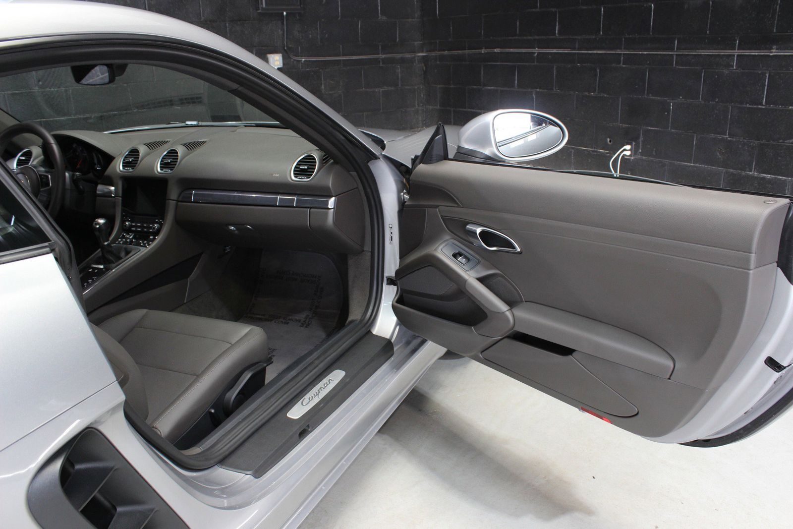 2022 Porsche 718 Cayman Base RWD