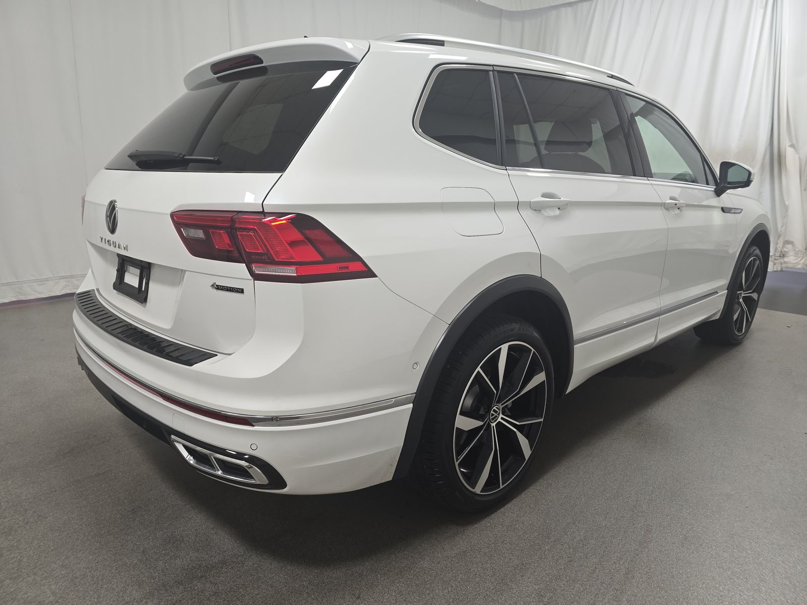 2024 Volkswagen Tiguan 2.0T SEL R-Line AWD