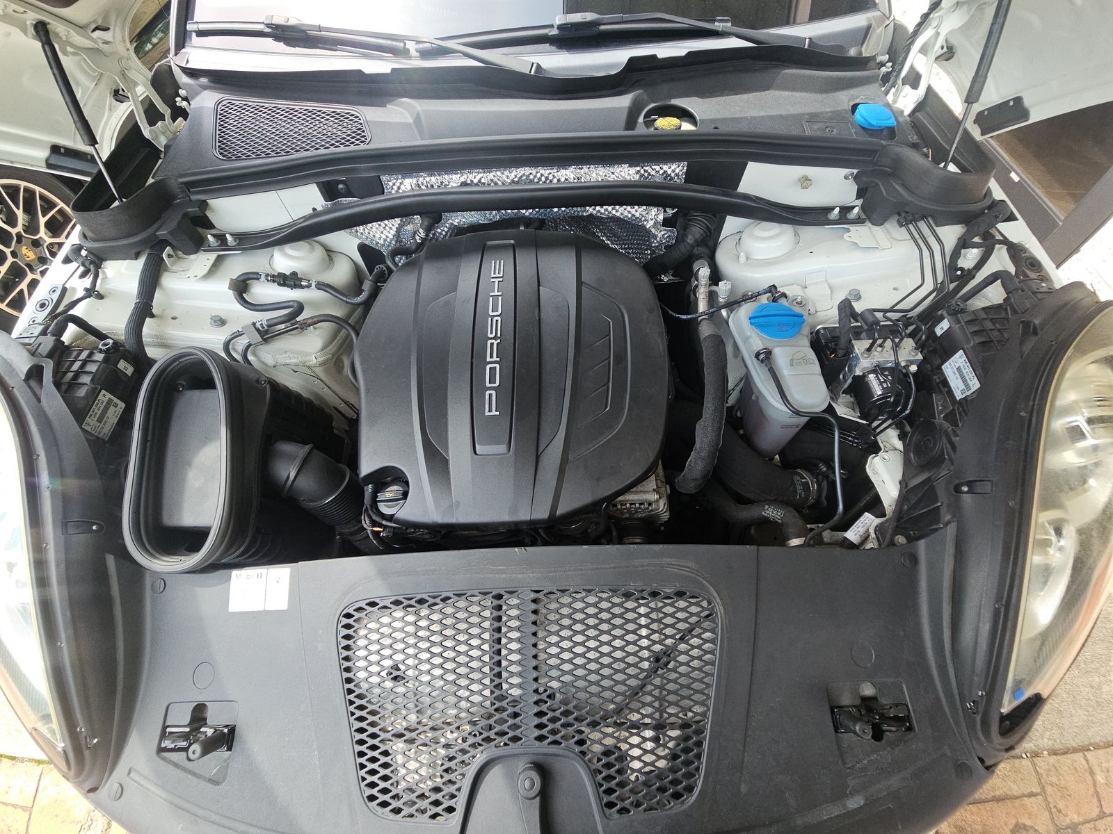 2018 Porsche Macan Base AWD