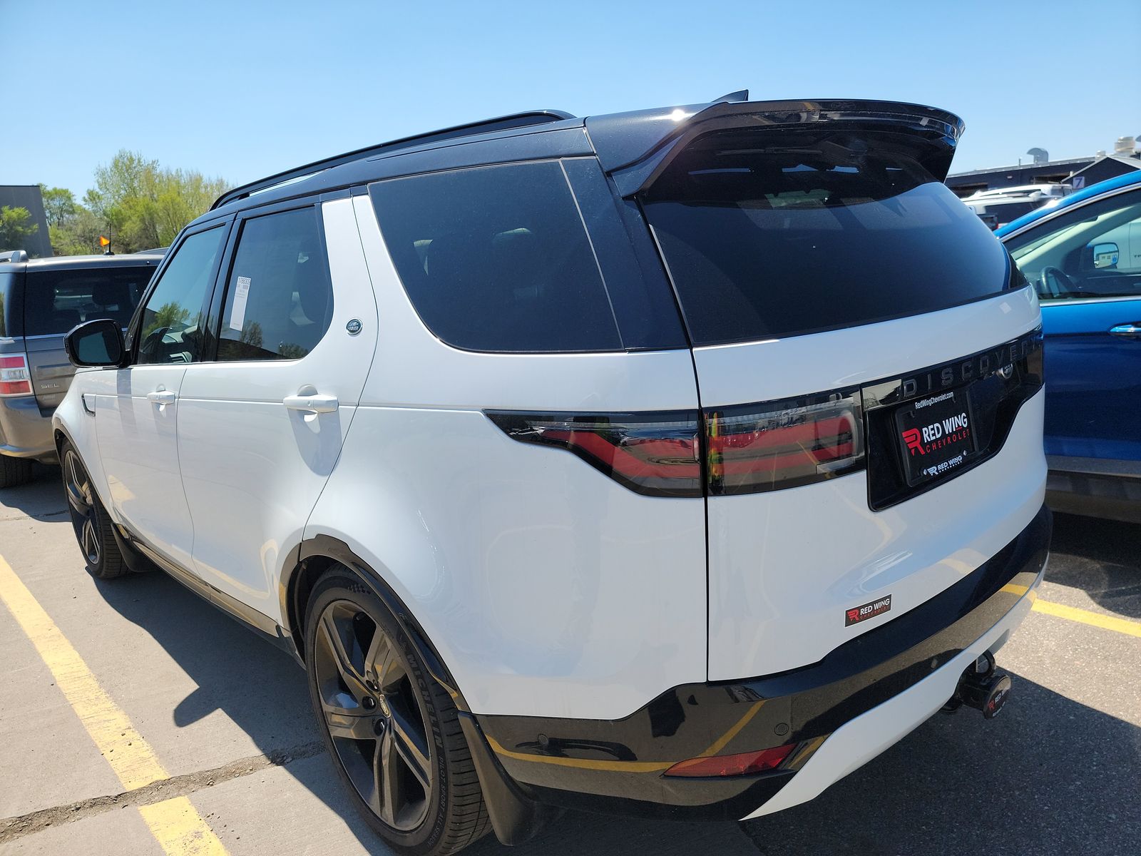 2022 Land Rover Discovery S R-Dynamic AWD