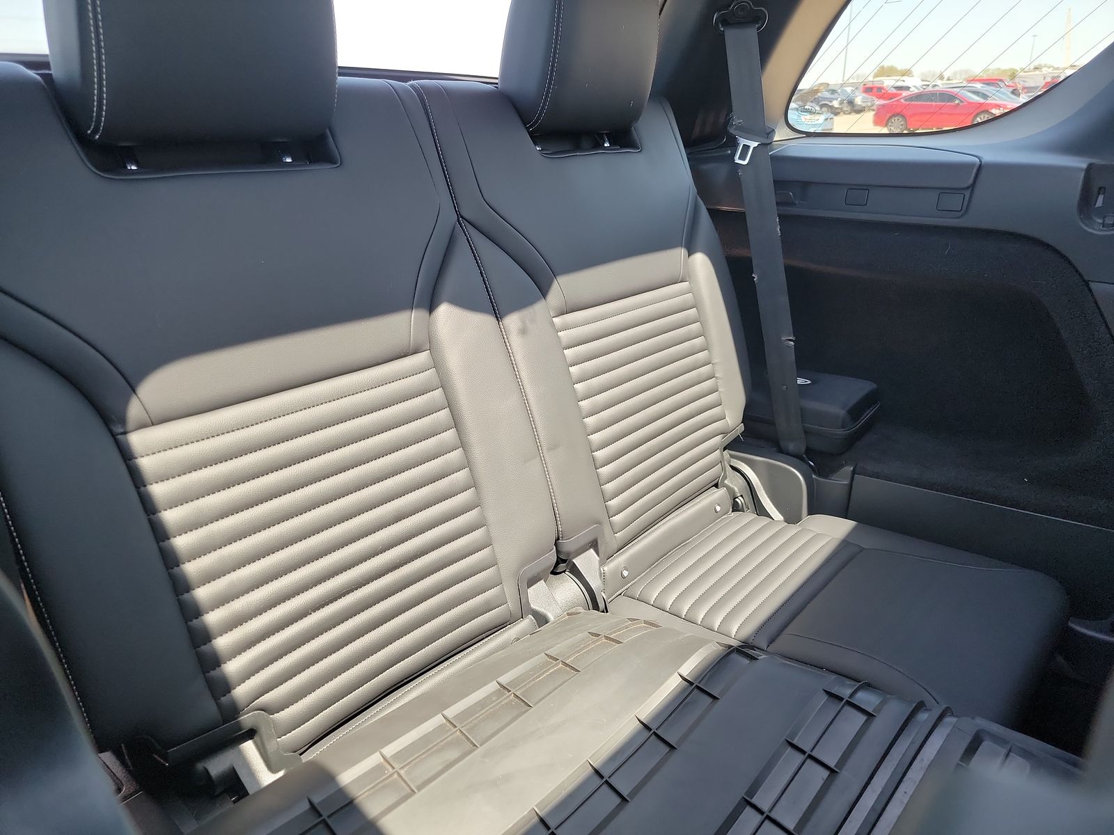 2022 Land Rover Discovery S R-Dynamic AWD