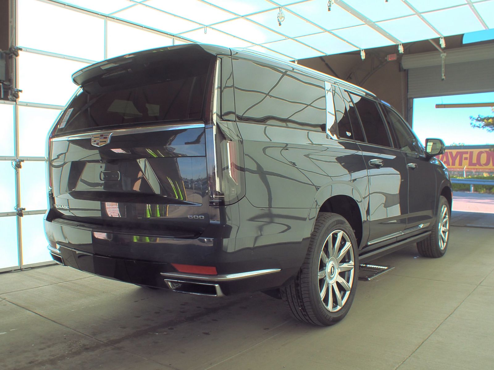 2022 Cadillac Escalade ESV Premium Luxury Platinum AWD