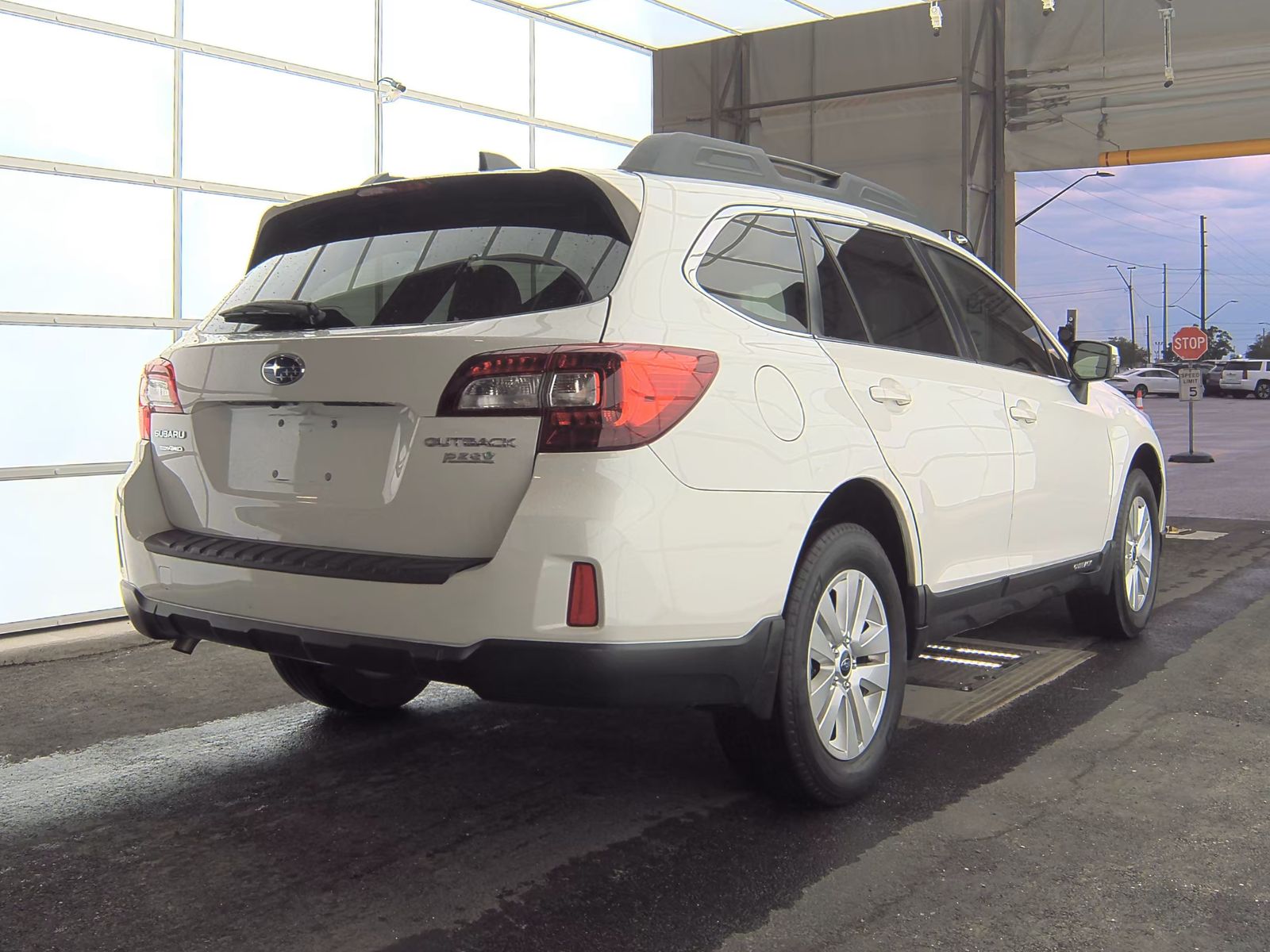 2017 Subaru Outback 2.5i Premium AWD
