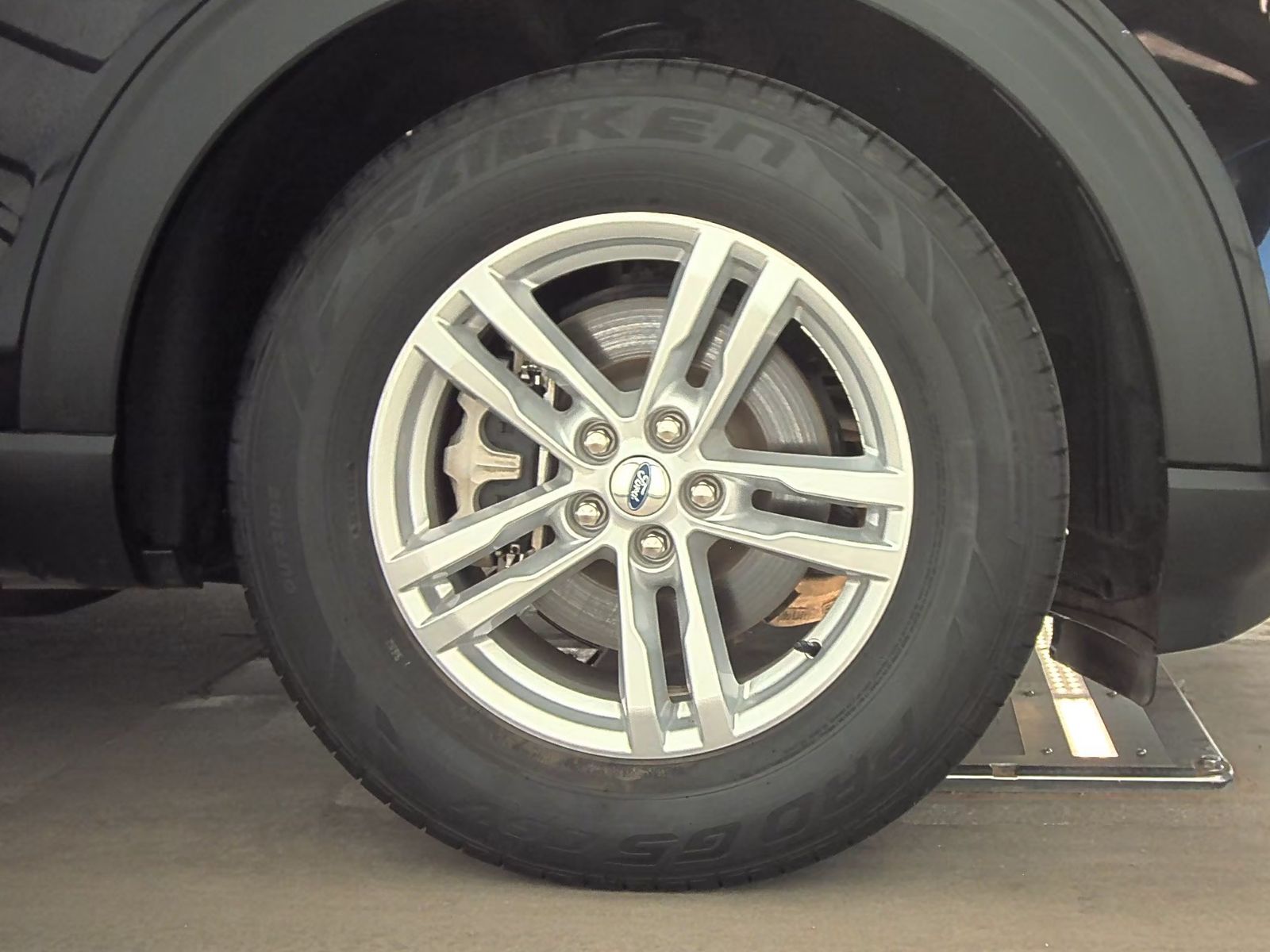 2022 Ford Explorer XLT RWD