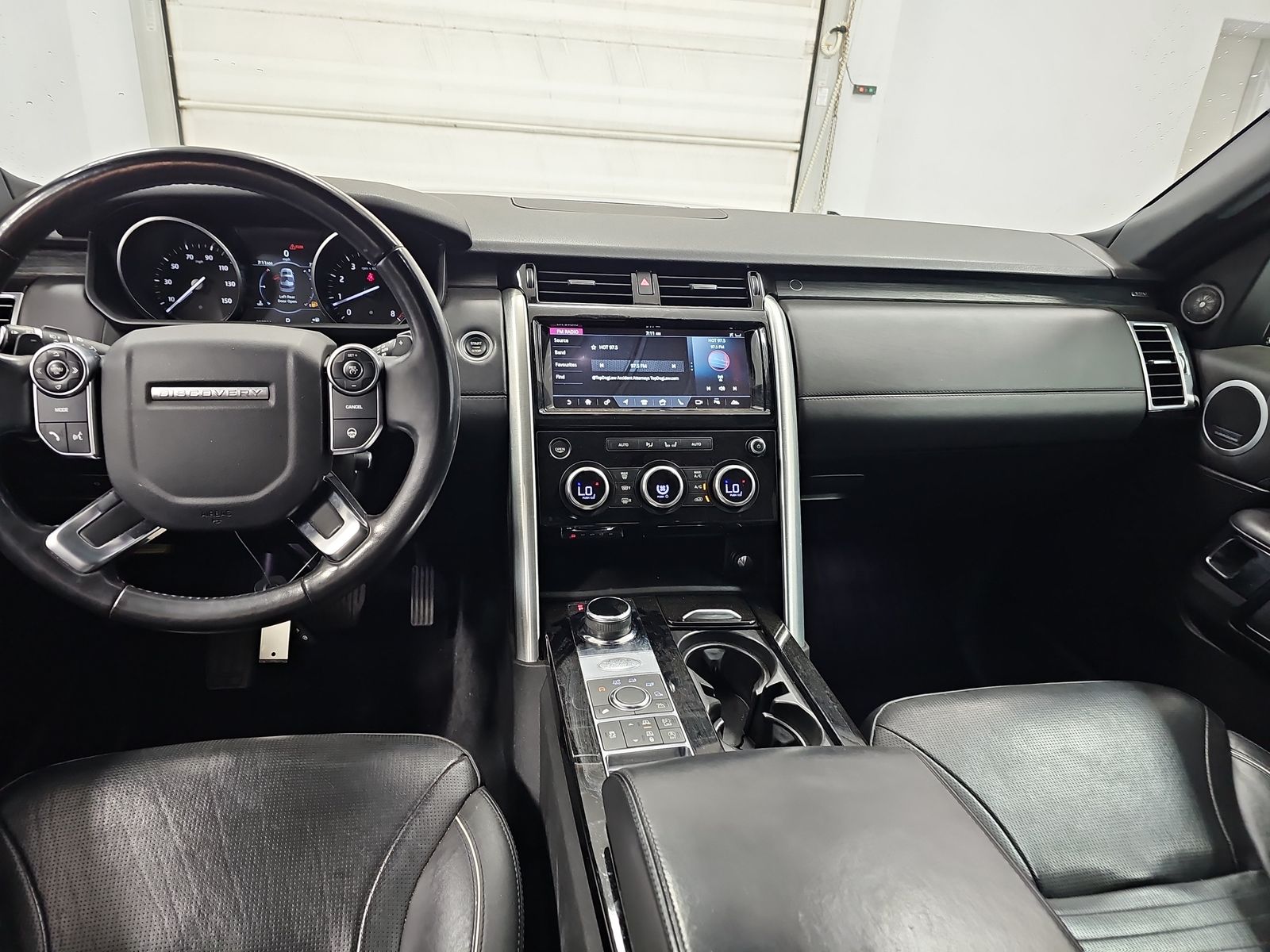 2017 Land Rover Discovery HSE Luxury AWD