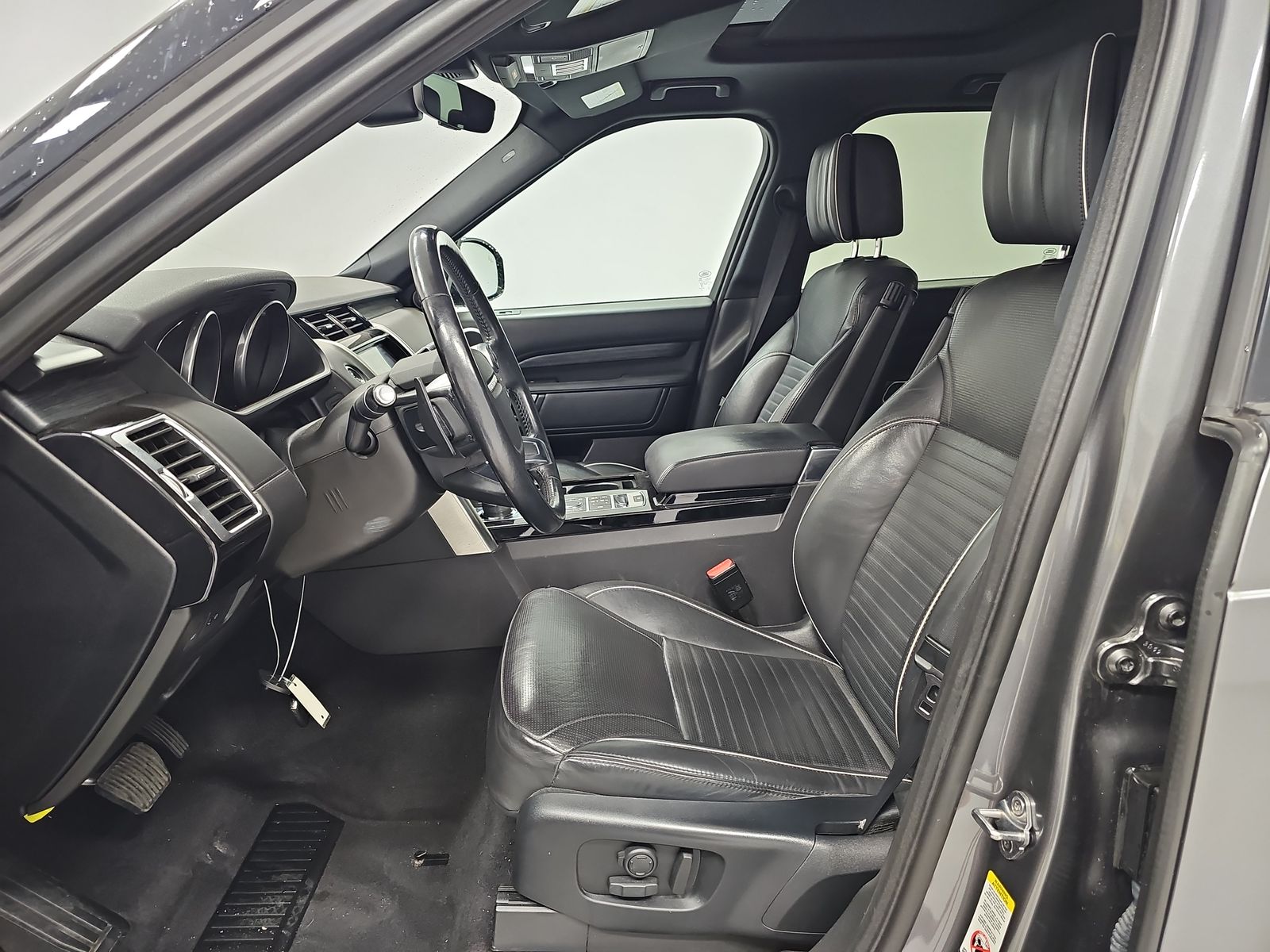 2017 Land Rover Discovery HSE Luxury AWD