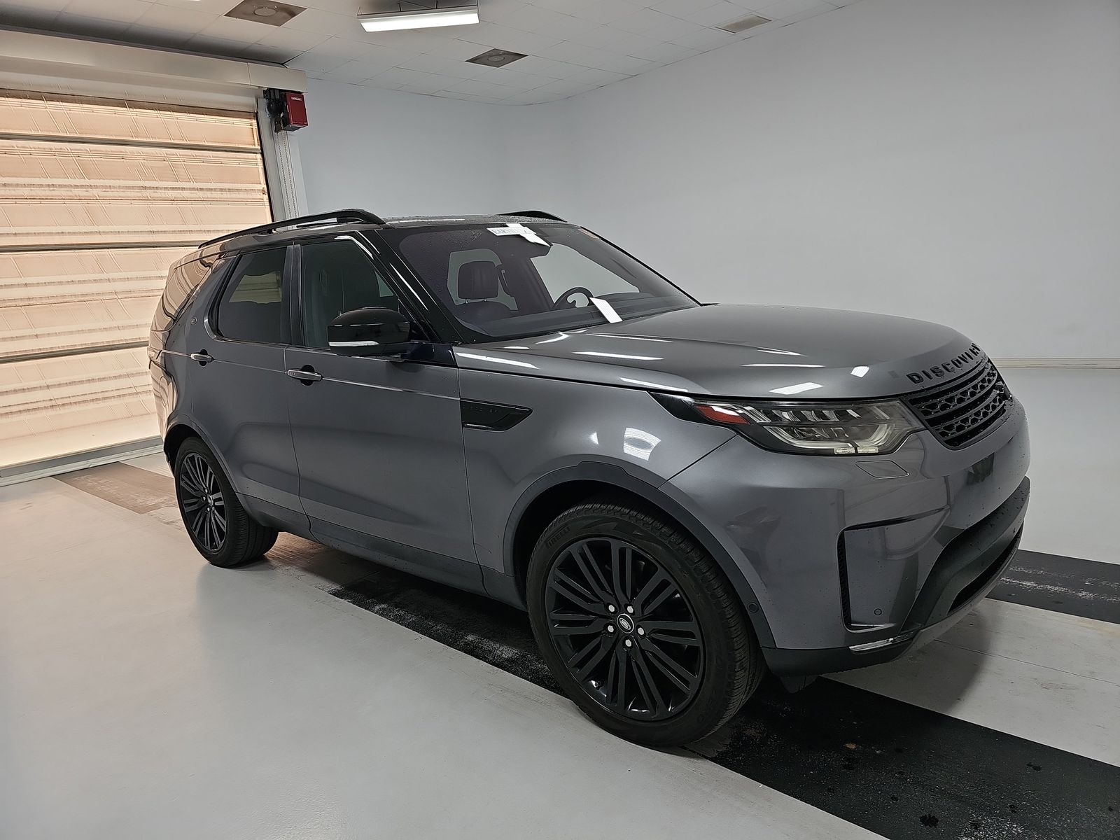 2017 Land Rover Discovery HSE Luxury AWD