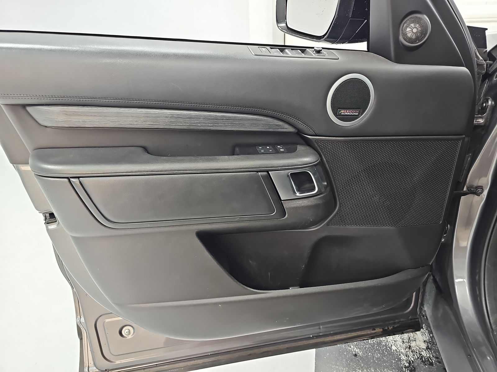 2017 Land Rover Discovery HSE Luxury AWD