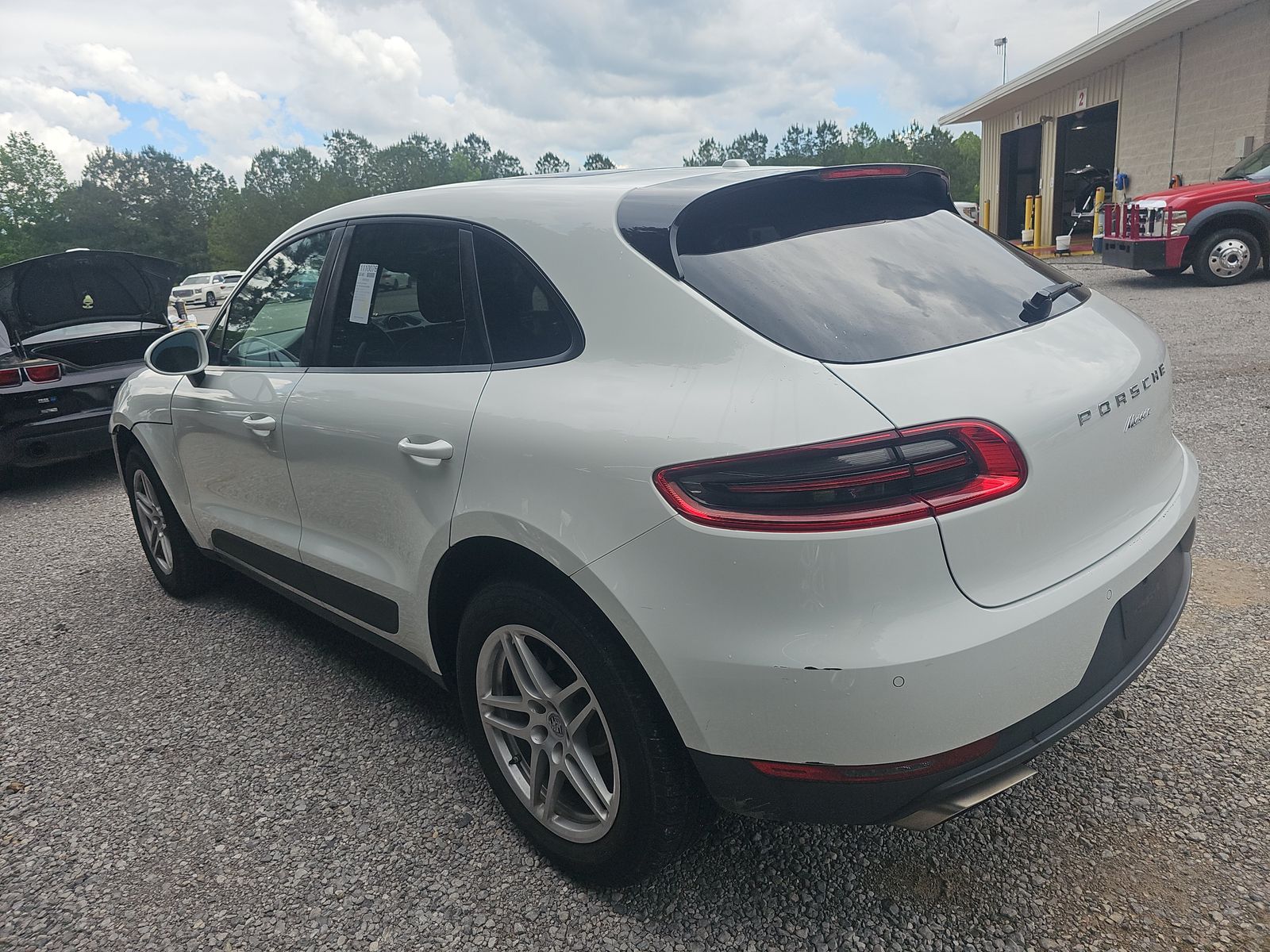 2018 Porsche Macan Base AWD