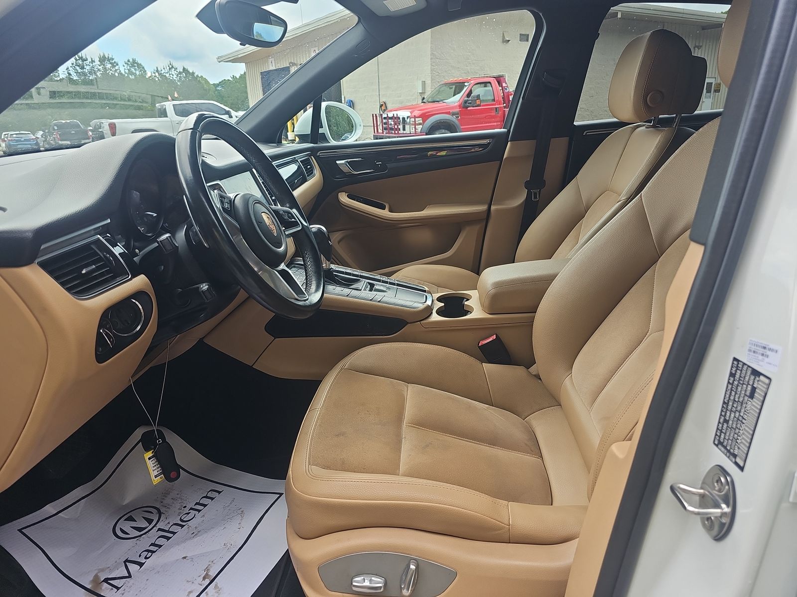 2018 Porsche Macan Base AWD