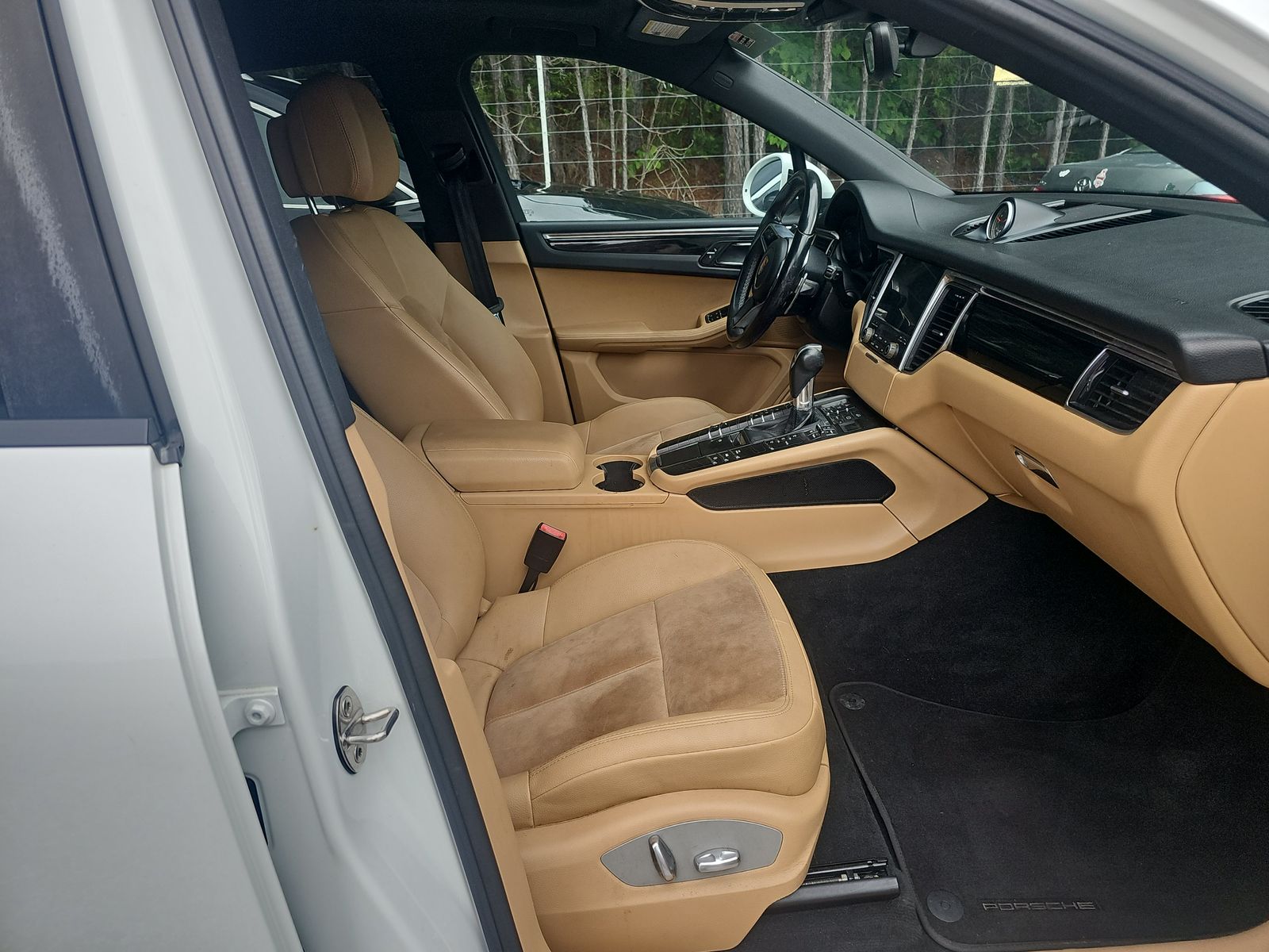 2018 Porsche Macan Base AWD