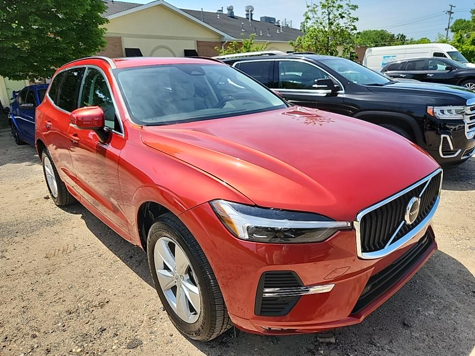 2022 Volvo XC60 B5 Momentum AWD