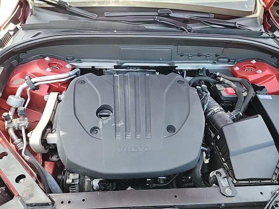 2022 Volvo XC60 B5 Momentum AWD