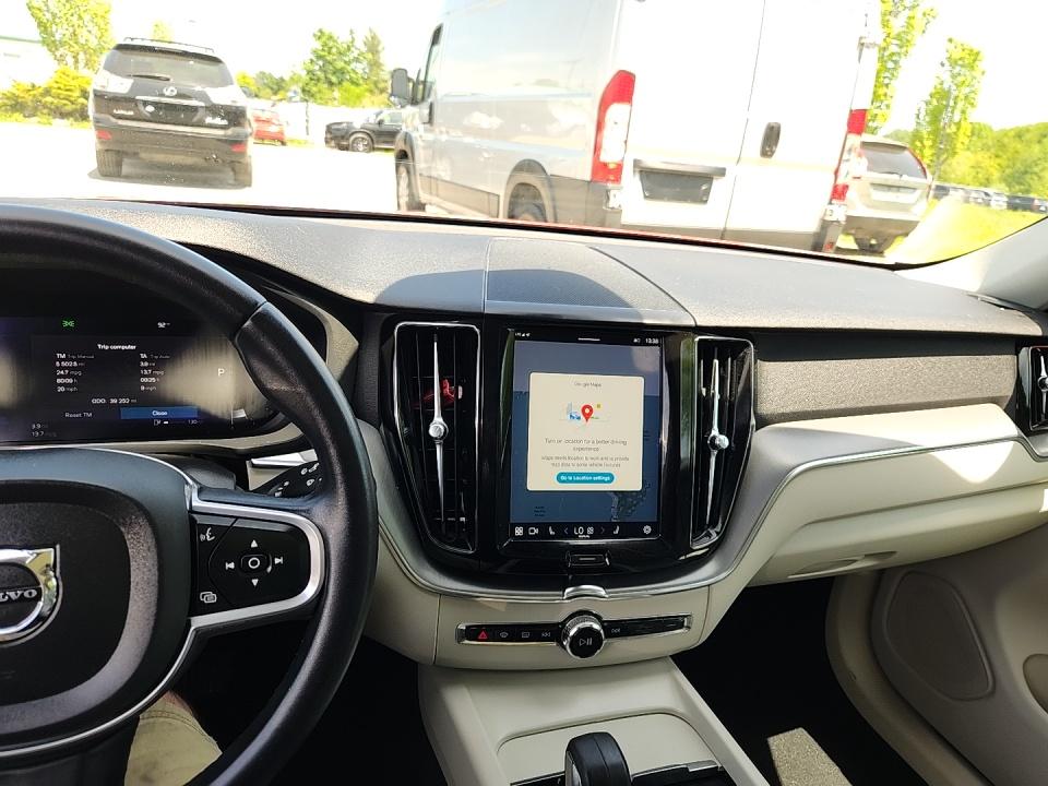2022 Volvo XC60 B5 Momentum AWD
