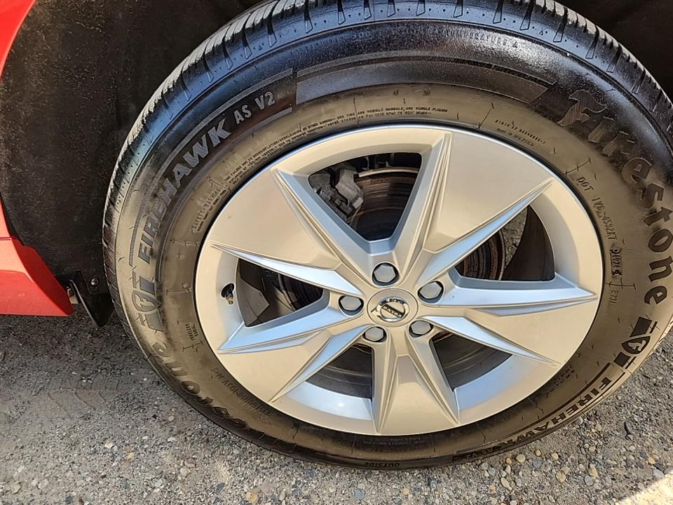 2022 Volvo XC60 B5 Momentum AWD