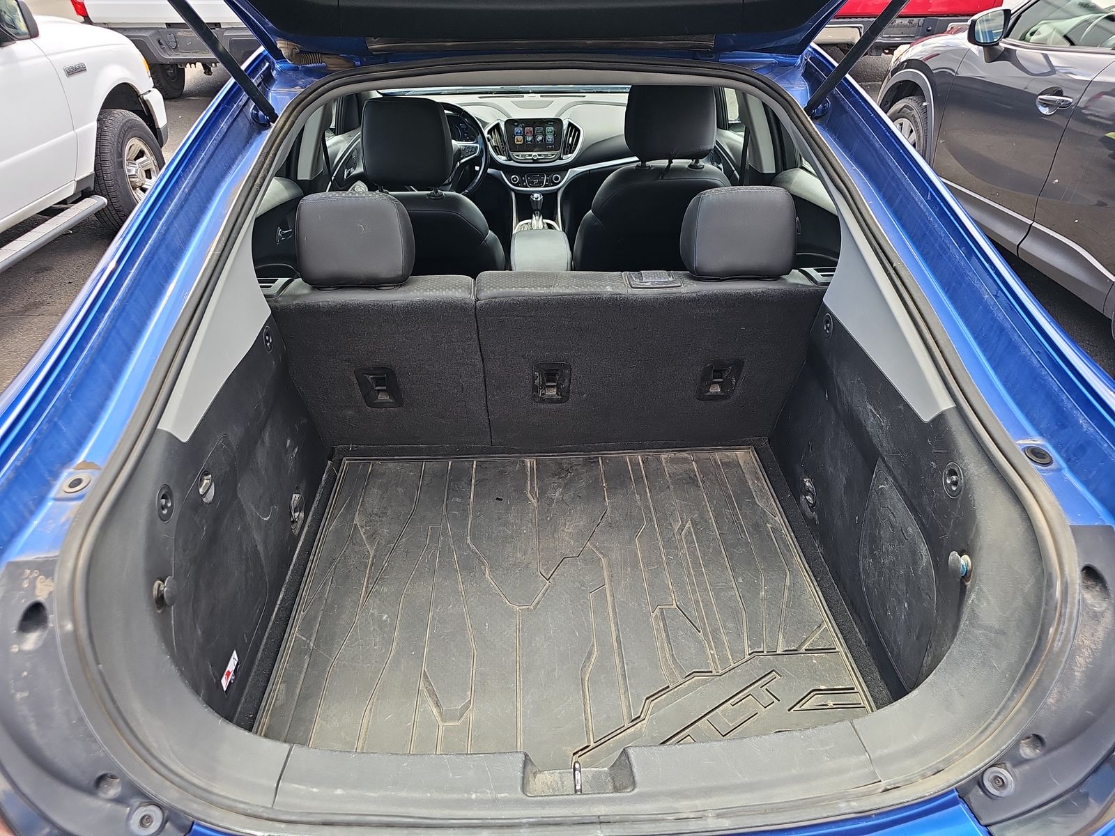 2018 Chevrolet Volt LT FWD