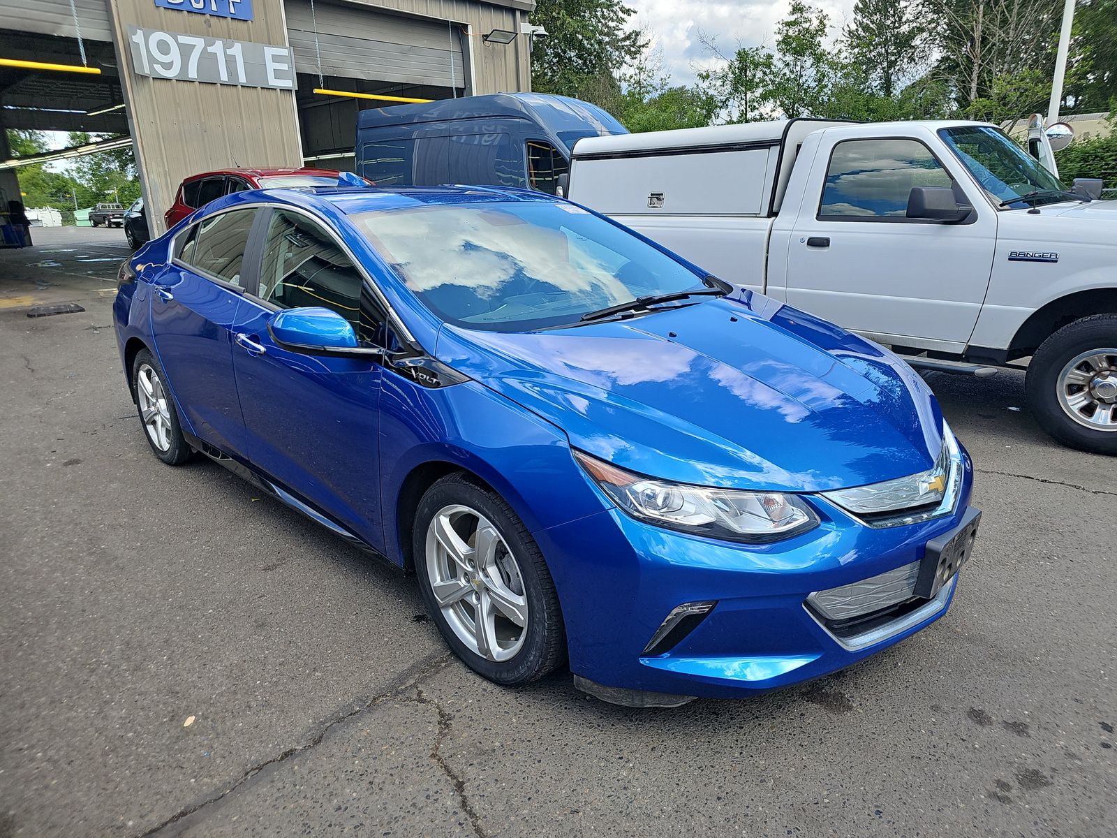 2018 Chevrolet Volt LT FWD