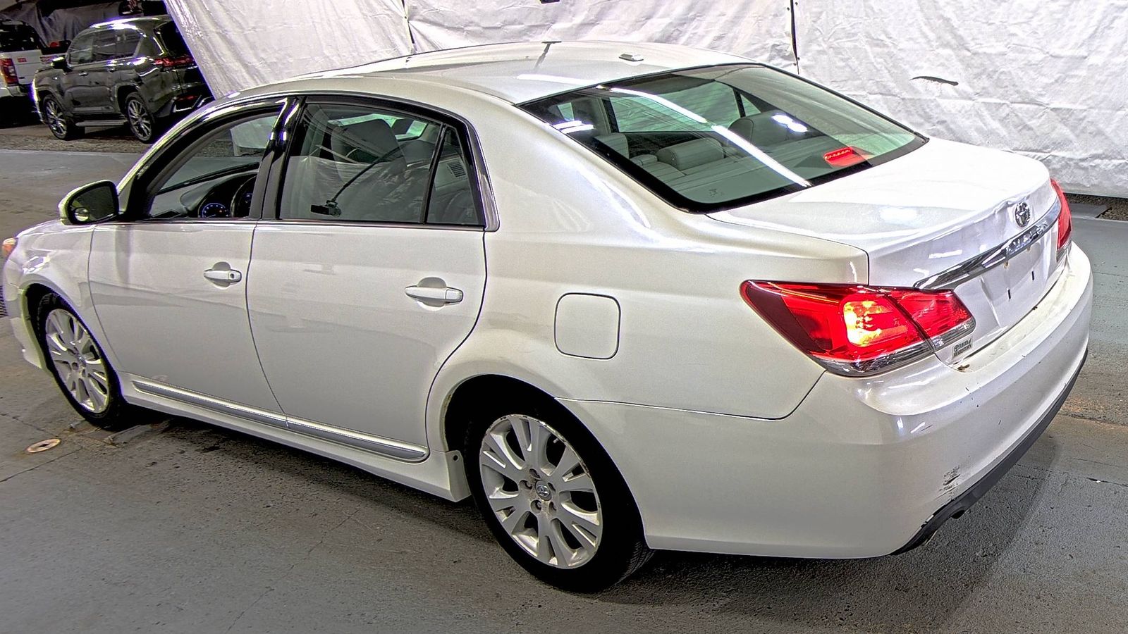 2011 Toyota Avalon Base FWD