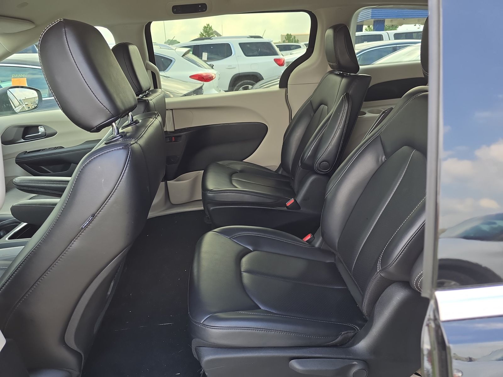 2023 Chrysler Pacifica Hybrid Touring L FWD