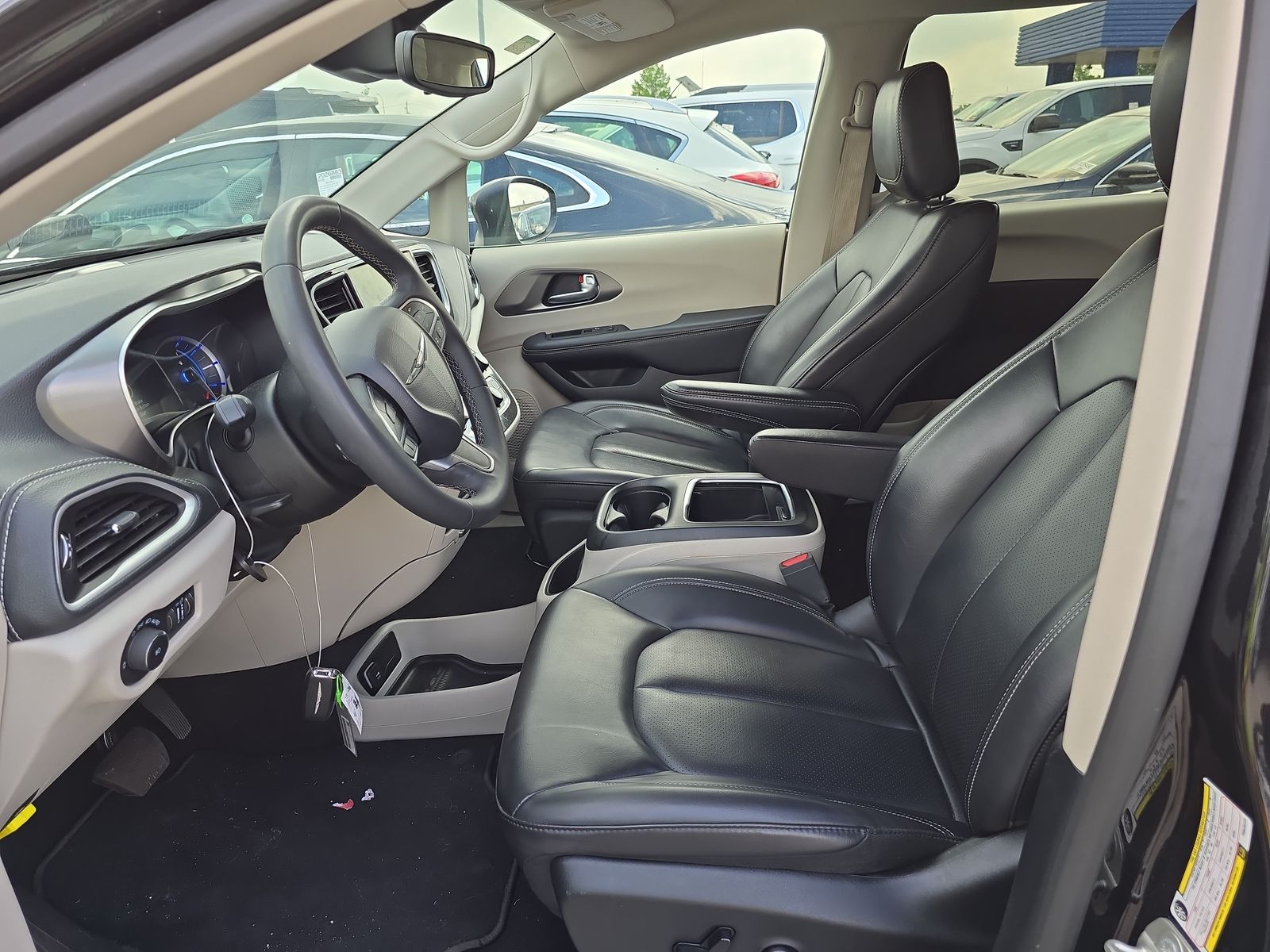 2023 Chrysler Pacifica Hybrid Touring L FWD