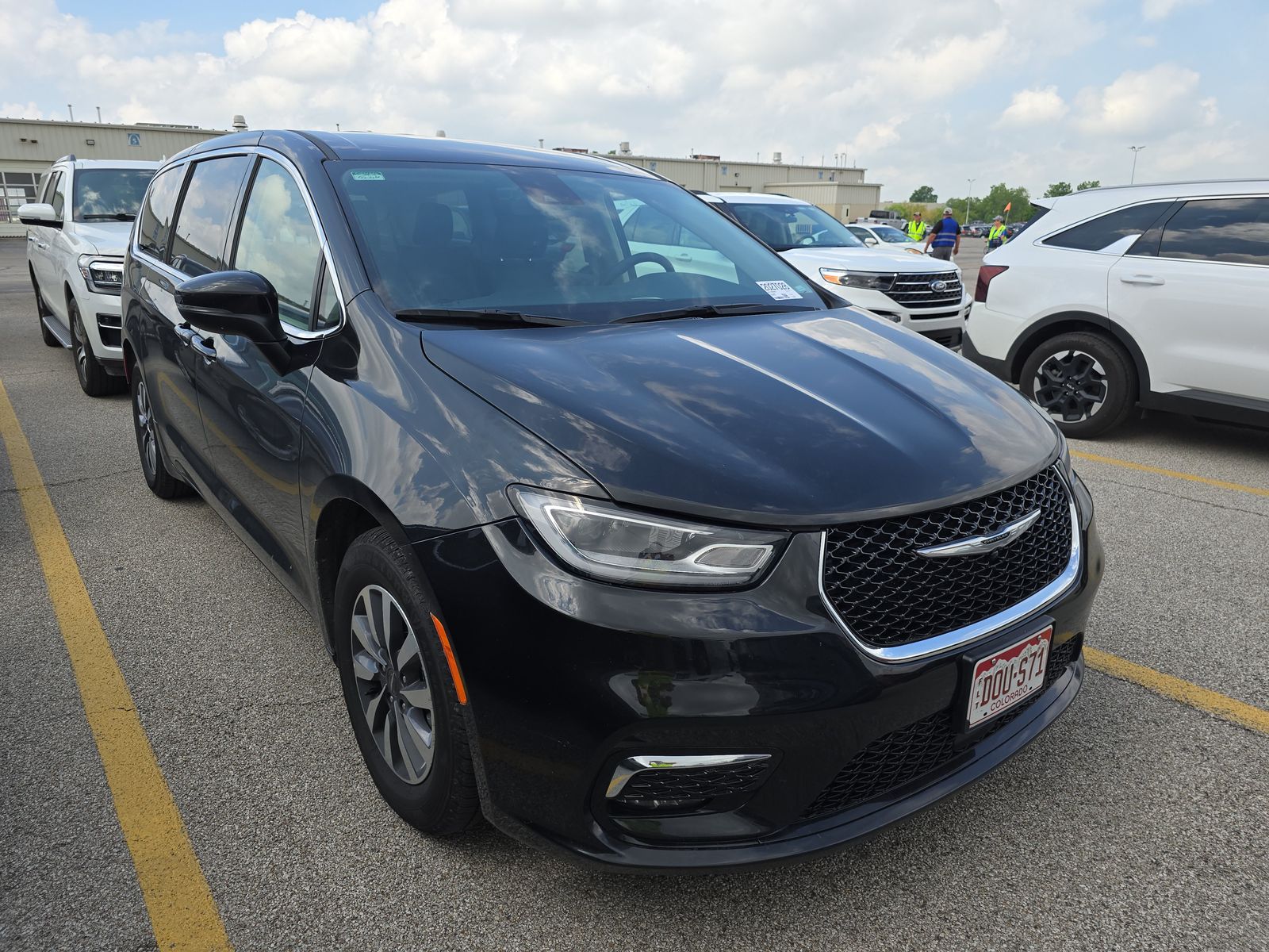 2023 Chrysler Pacifica Hybrid Touring L FWD