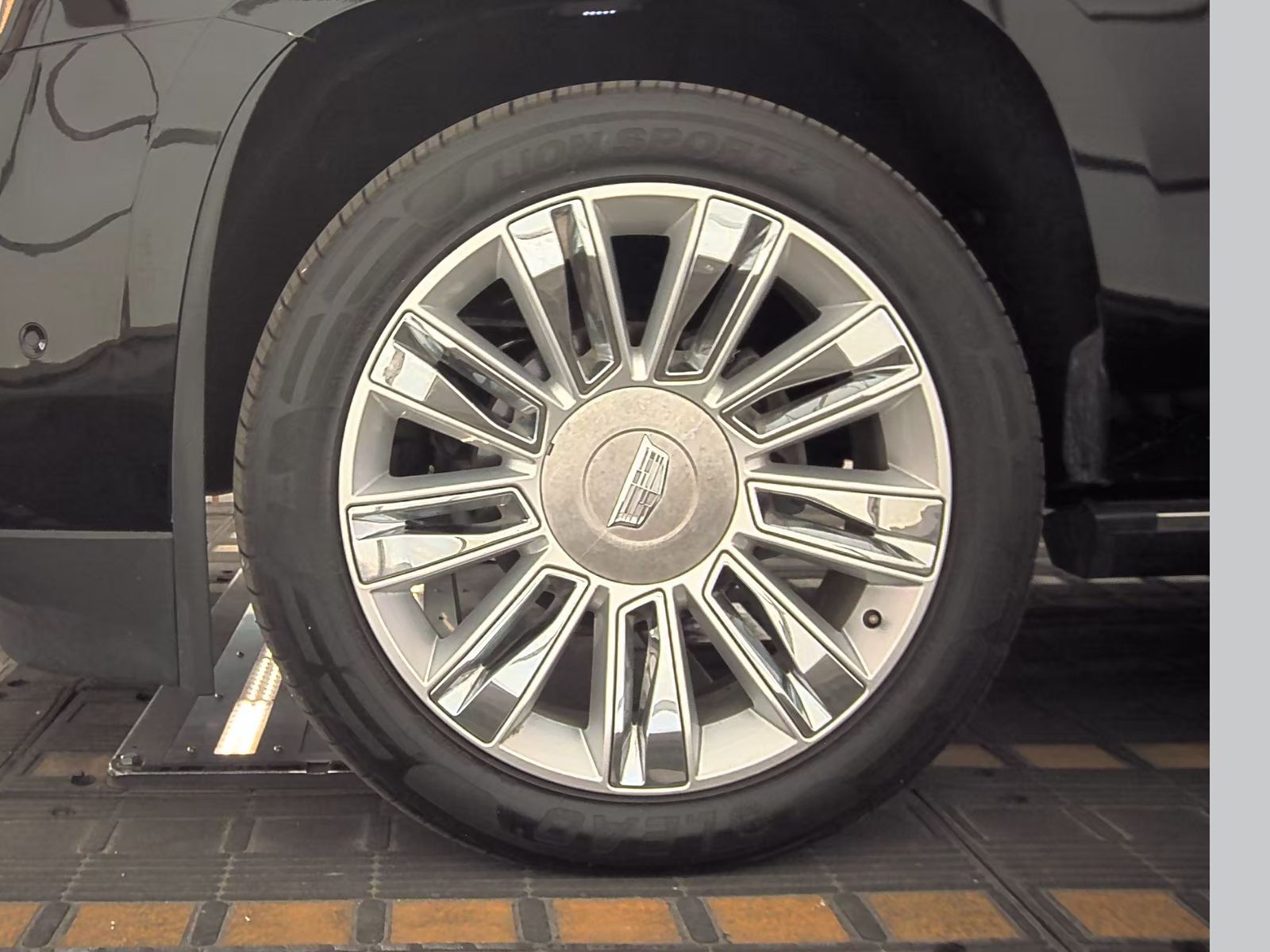 2018 Cadillac Escalade ESV Platinum AWD