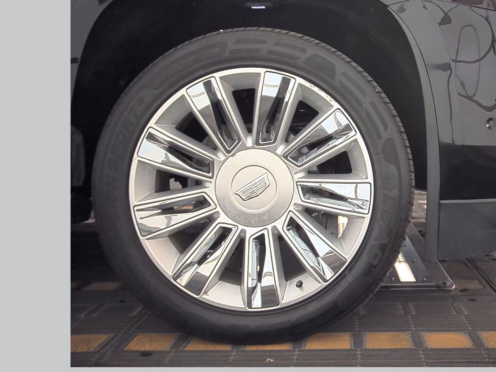 2018 Cadillac Escalade ESV Platinum AWD
