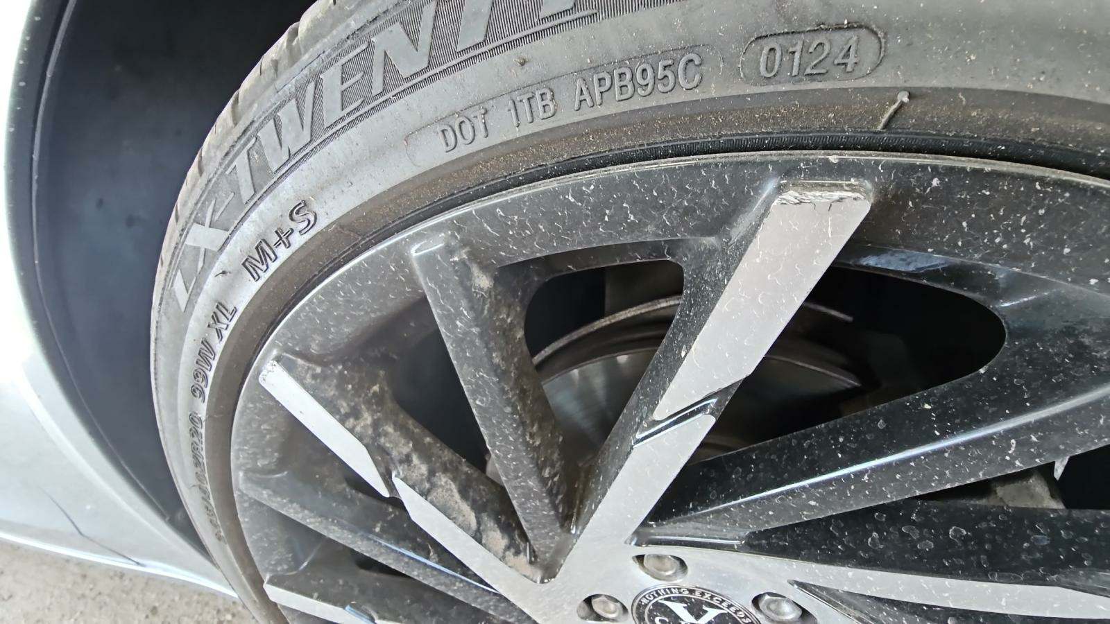 2017 Volvo S90 T5 Momentum FWD