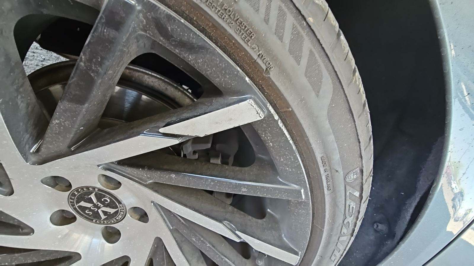 2017 Volvo S90 T5 Momentum FWD