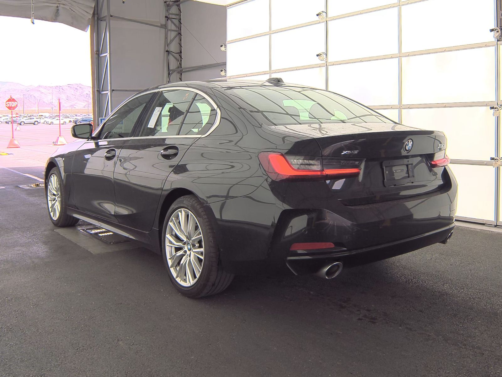 BMW 3 Series Sedan 330i xDrive снимка BMW 3 Series Sedan 330i xDrive