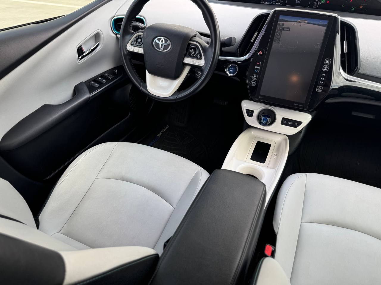 2017 Toyota Prius Prime Premium FWD