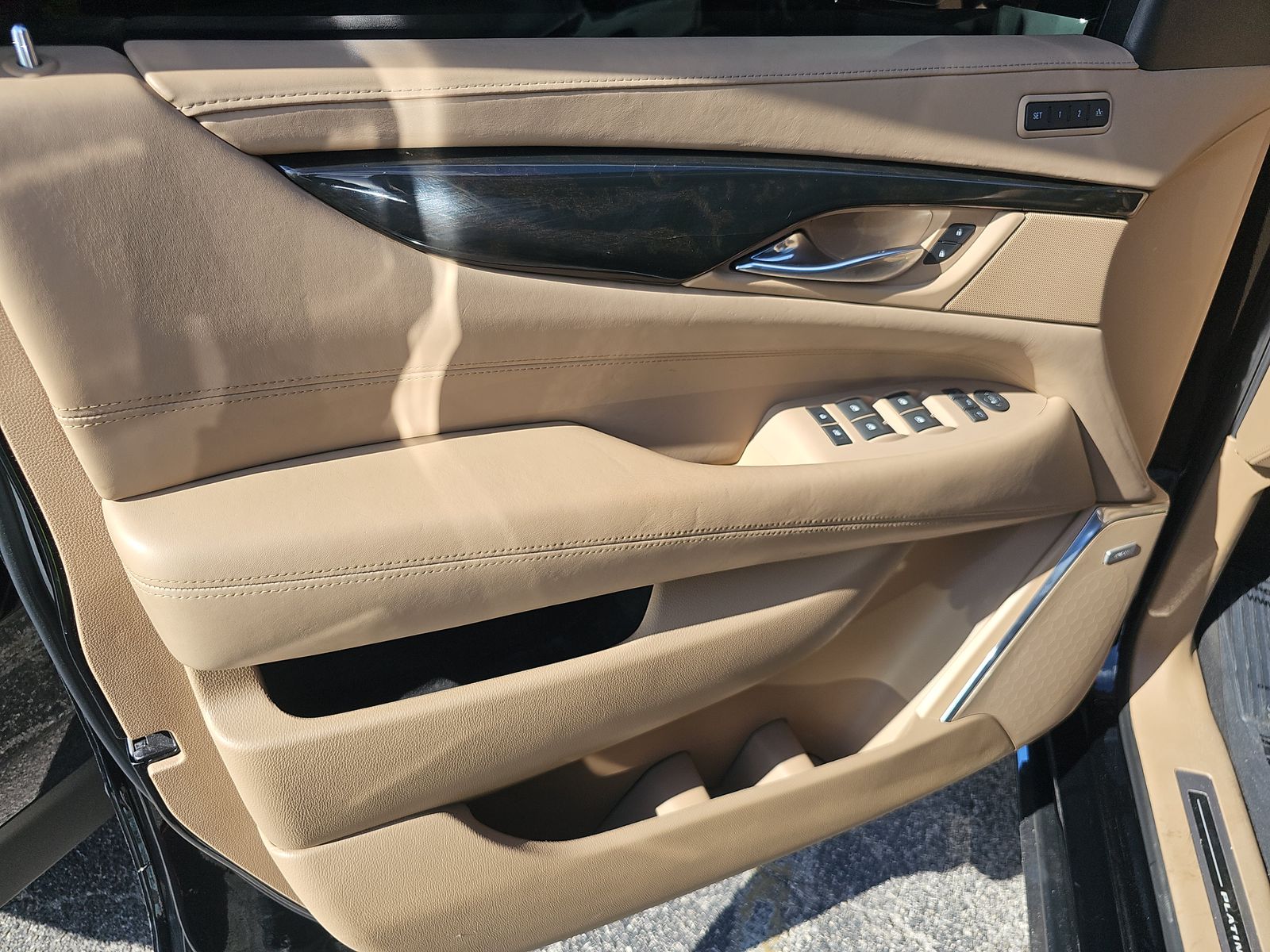 2018 Cadillac Escalade ESV Platinum AWD