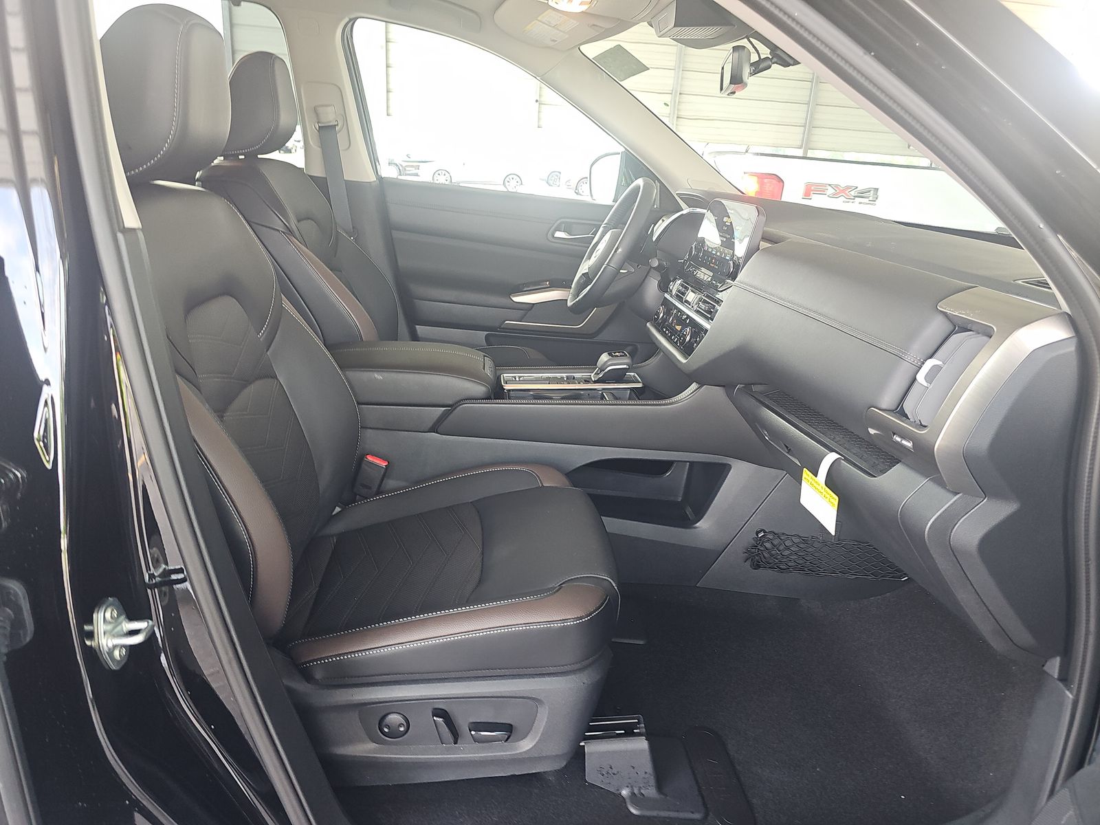 2024 Nissan Pathfinder Platinum FWD